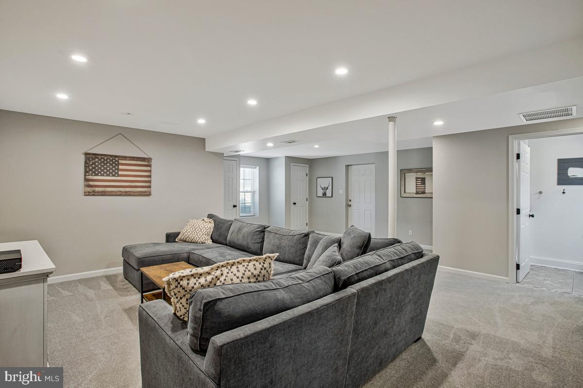 KINGS CREEK ESTATES - Residential