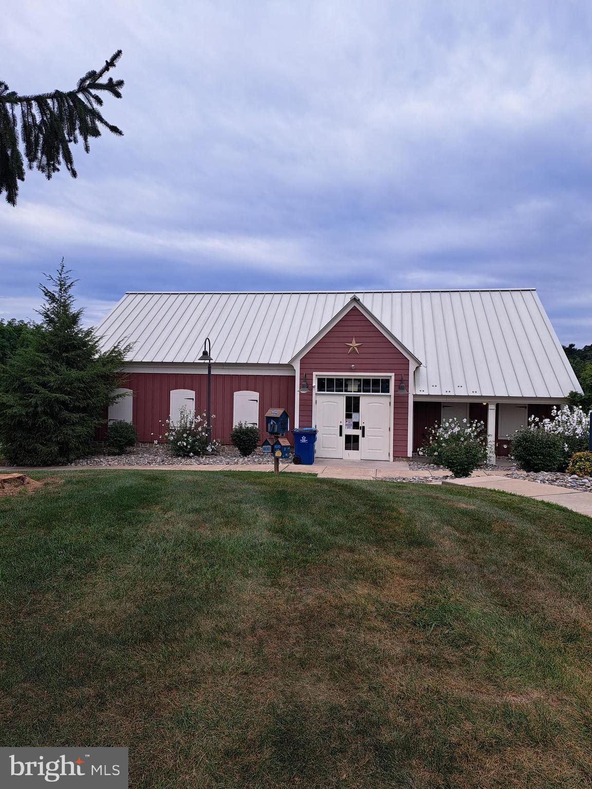 ROLLING MEADOWS - Residential