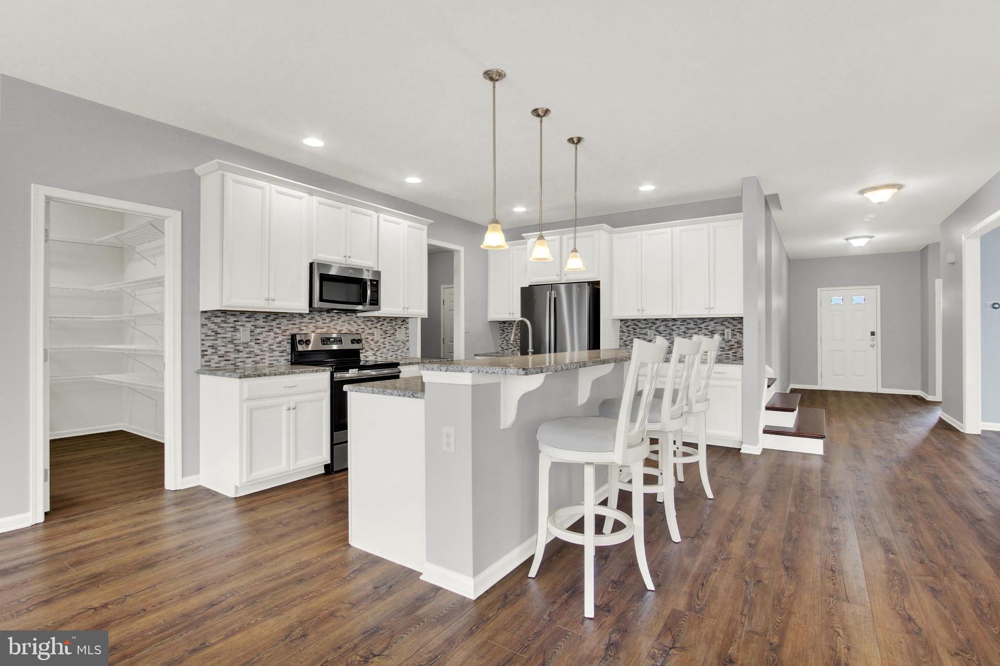 ROLLING MEADOWS - Residential