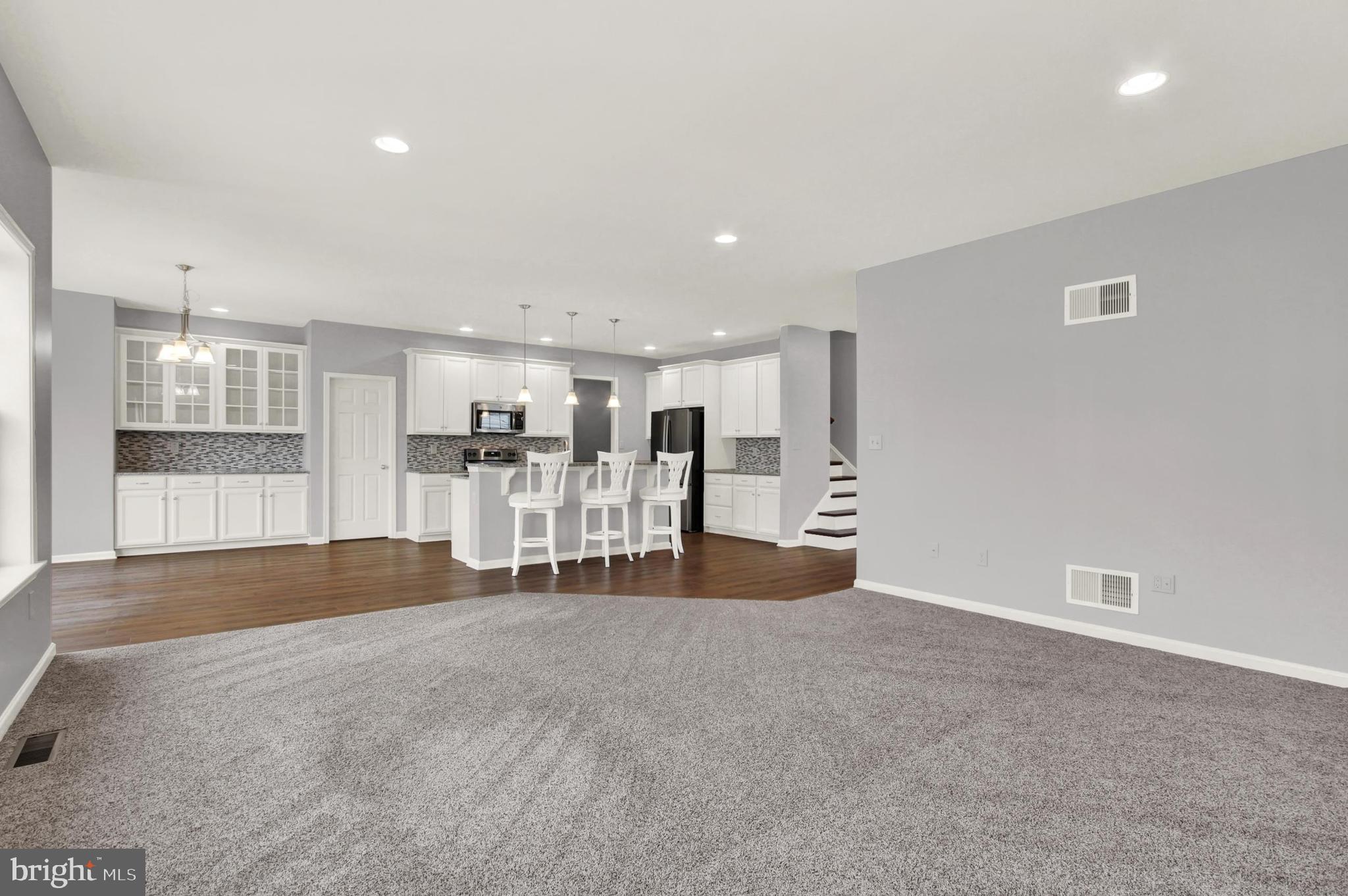 ROLLING MEADOWS - Residential