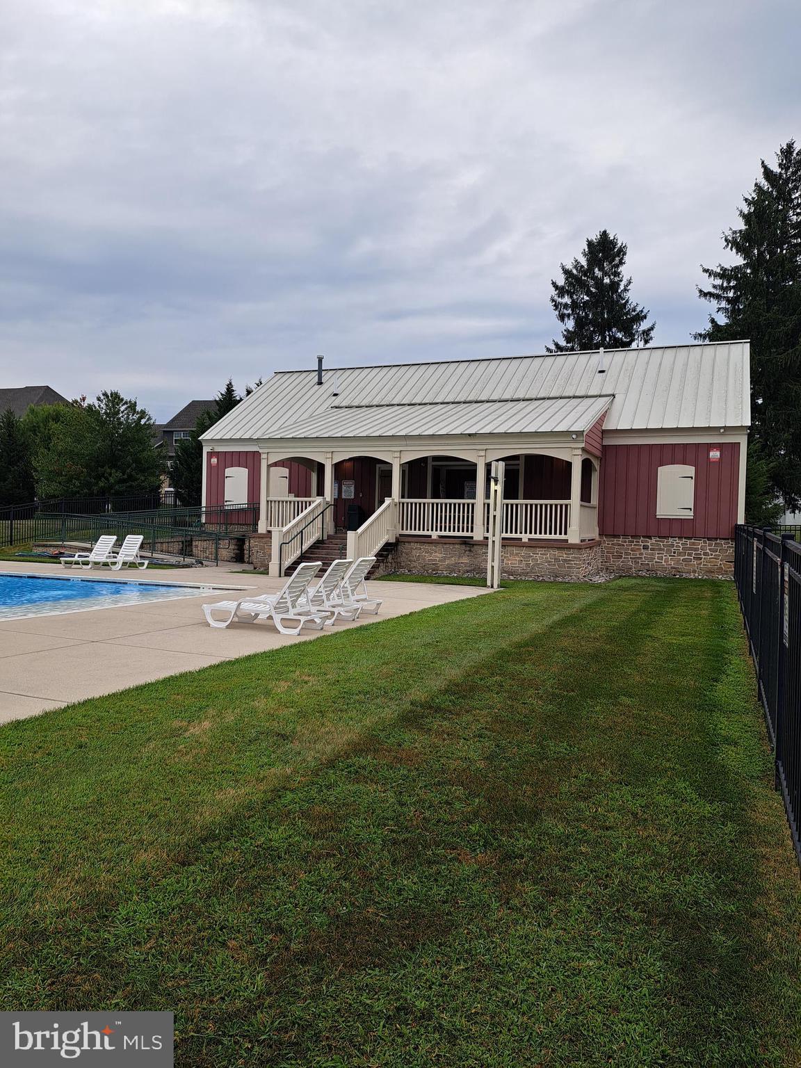 ROLLING MEADOWS - Residential