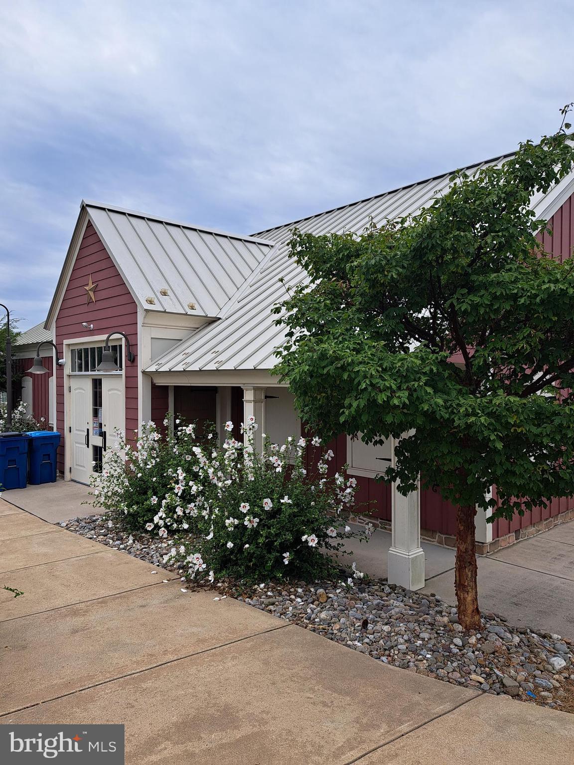 ROLLING MEADOWS - Residential