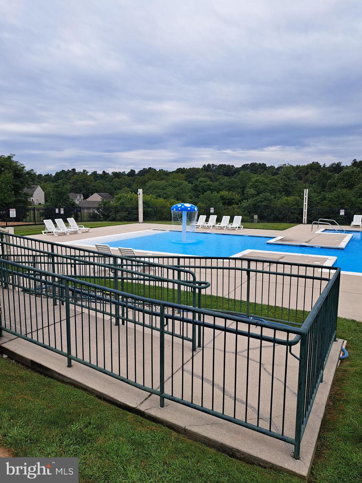 ROLLING MEADOWS - Residential
