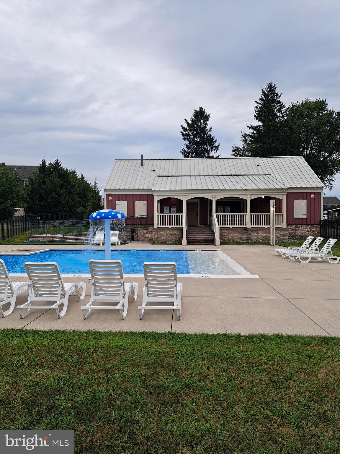 ROLLING MEADOWS - Residential