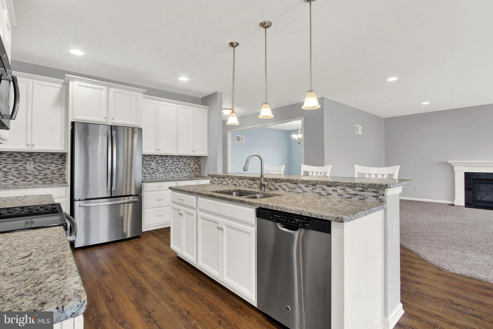 ROLLING MEADOWS - Residential
