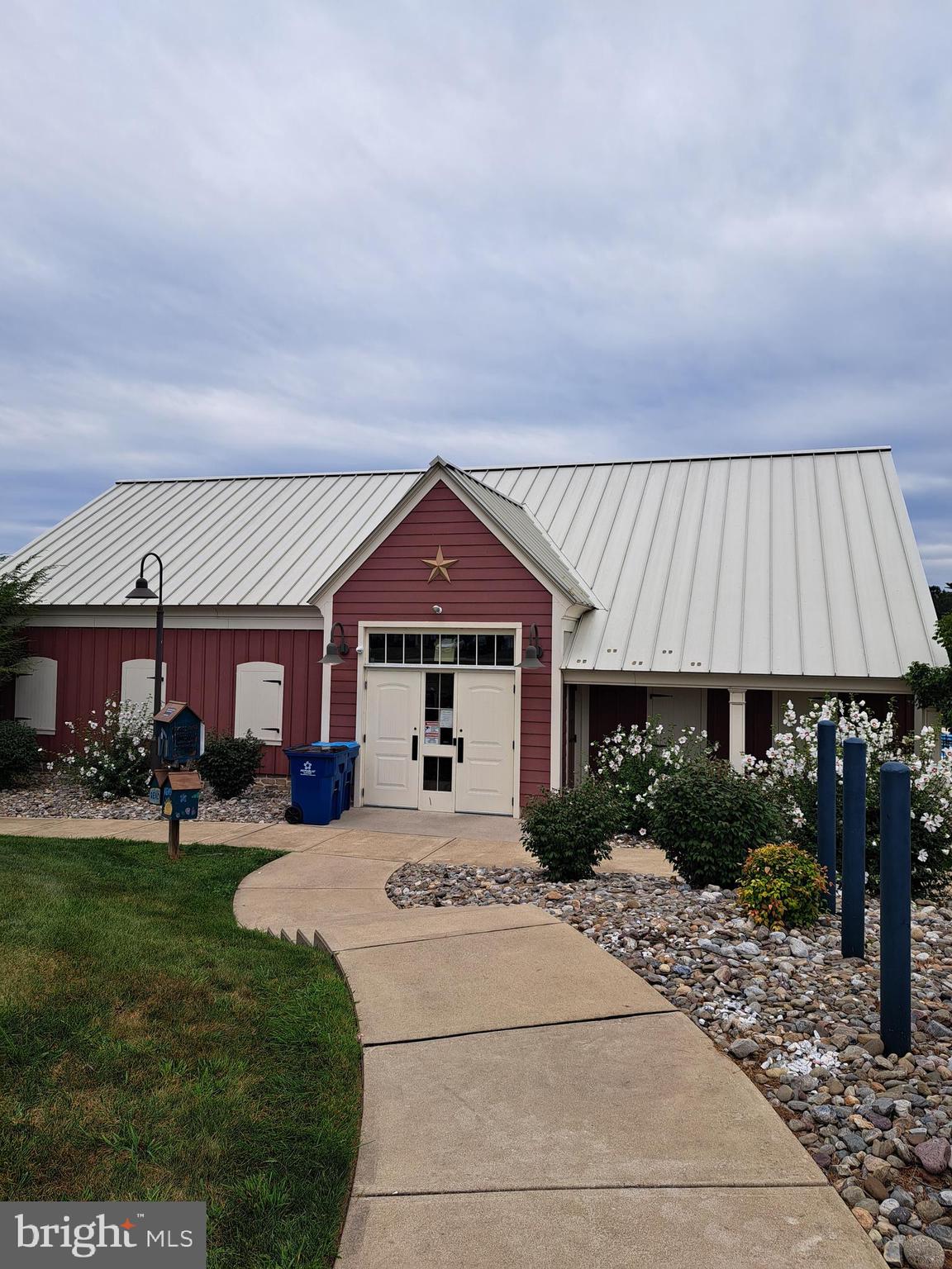 ROLLING MEADOWS - Residential