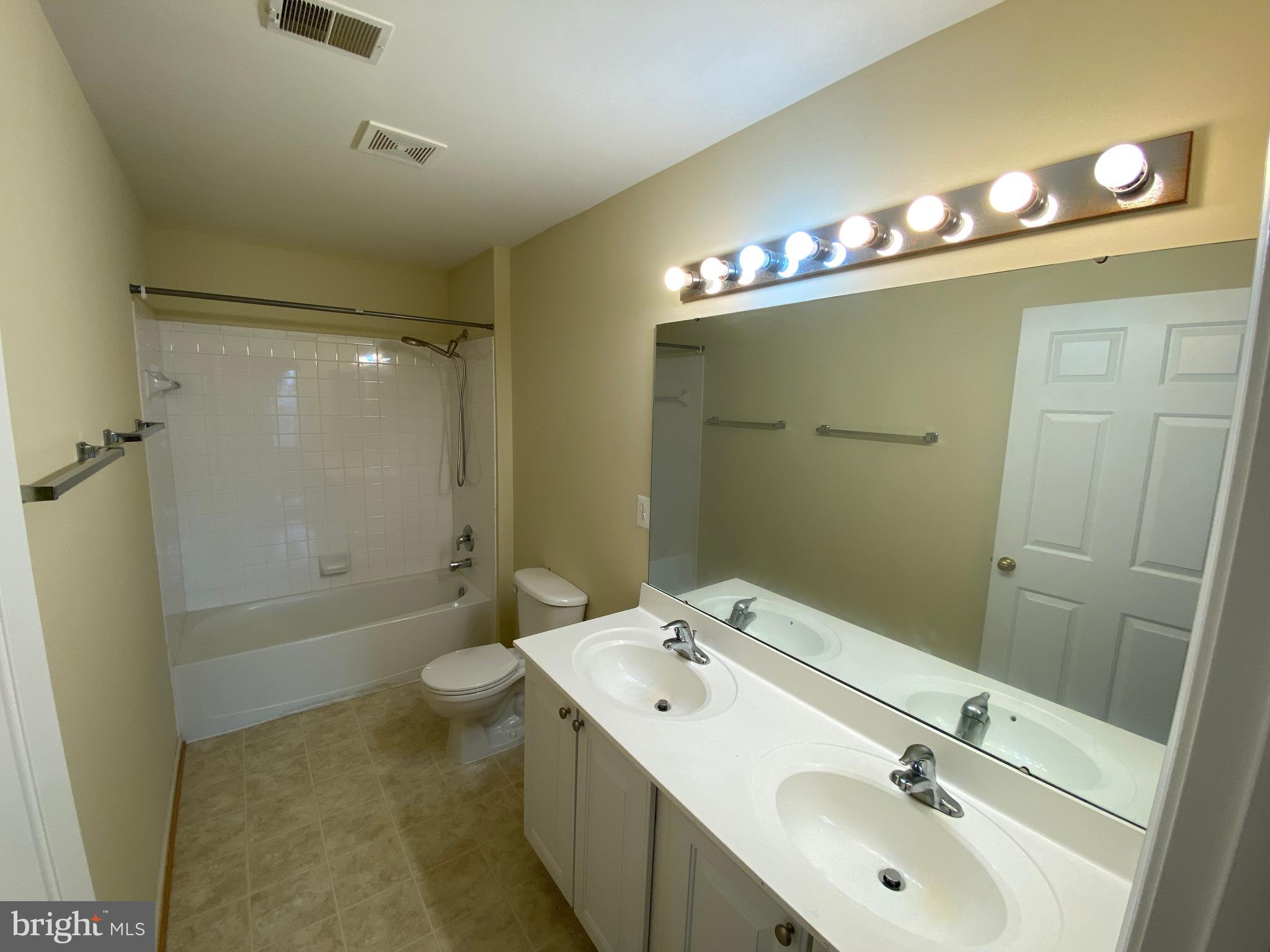 LEELAND STATION - Residential Lease