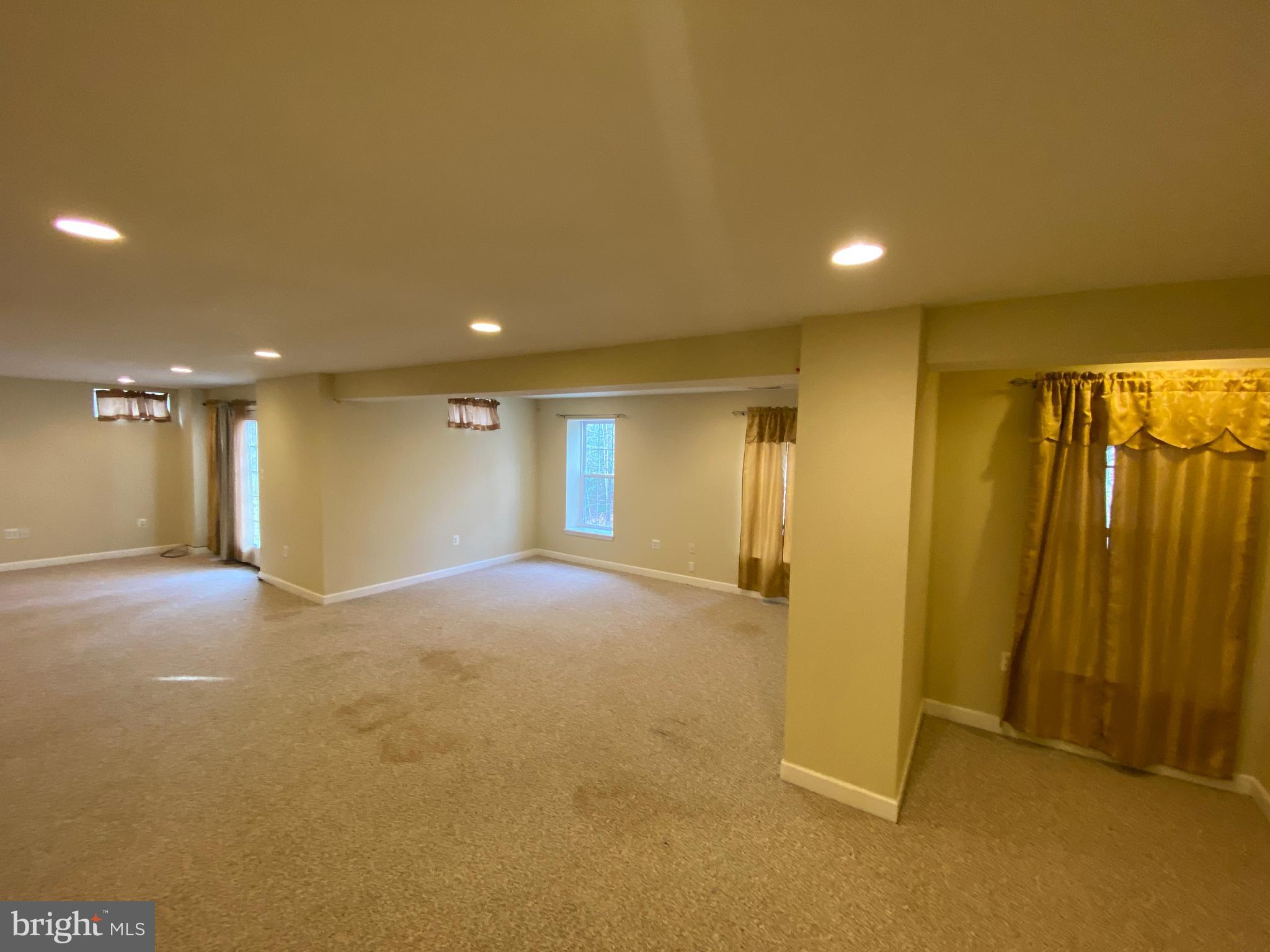 LEELAND STATION - Residential Lease