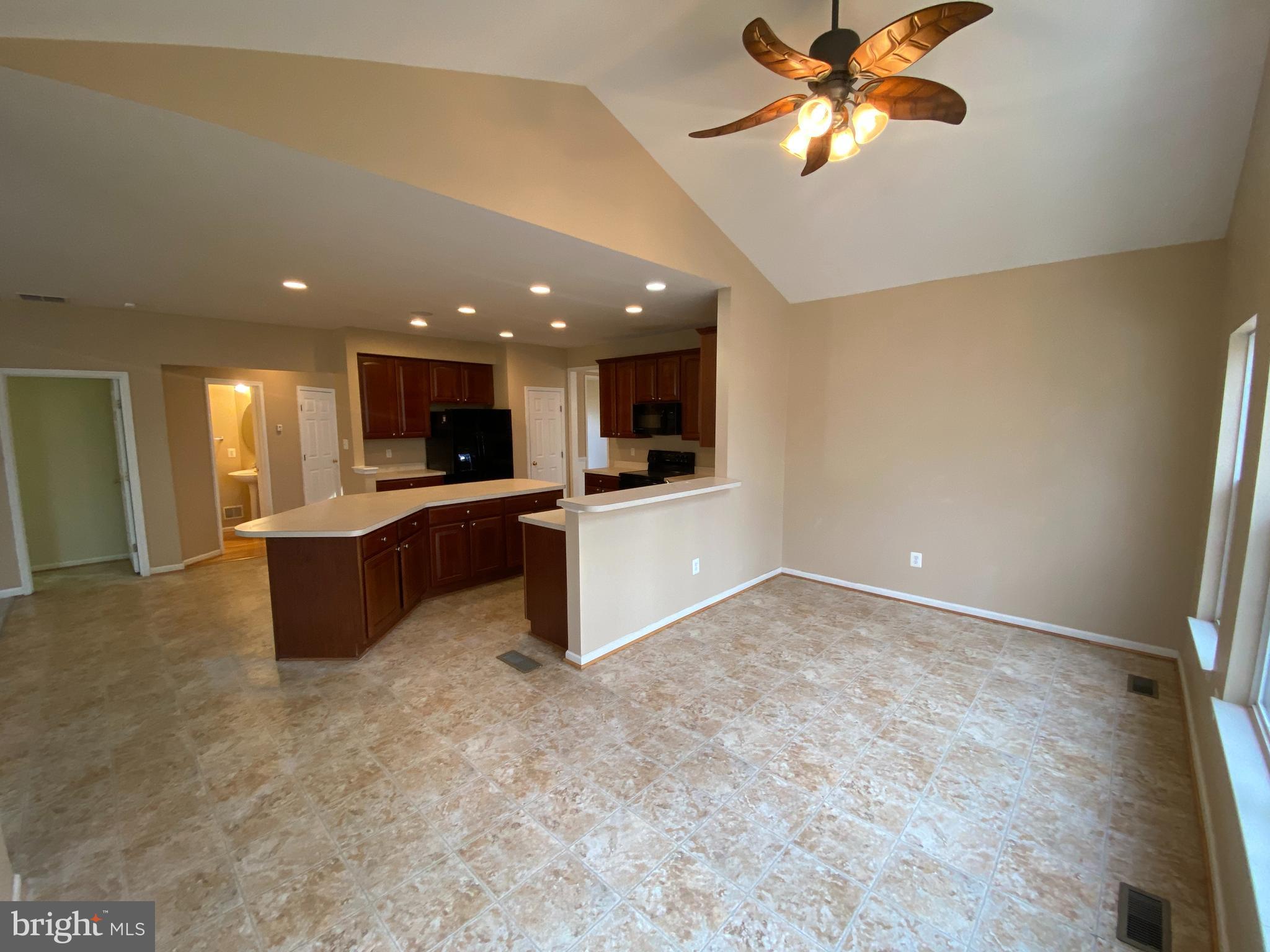 LEELAND STATION - Residential Lease