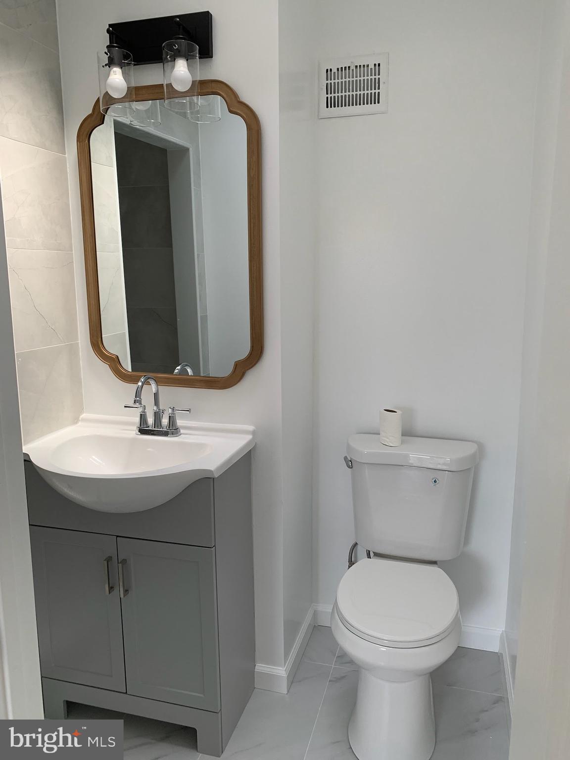 OXFORD CIRCLE - Residential