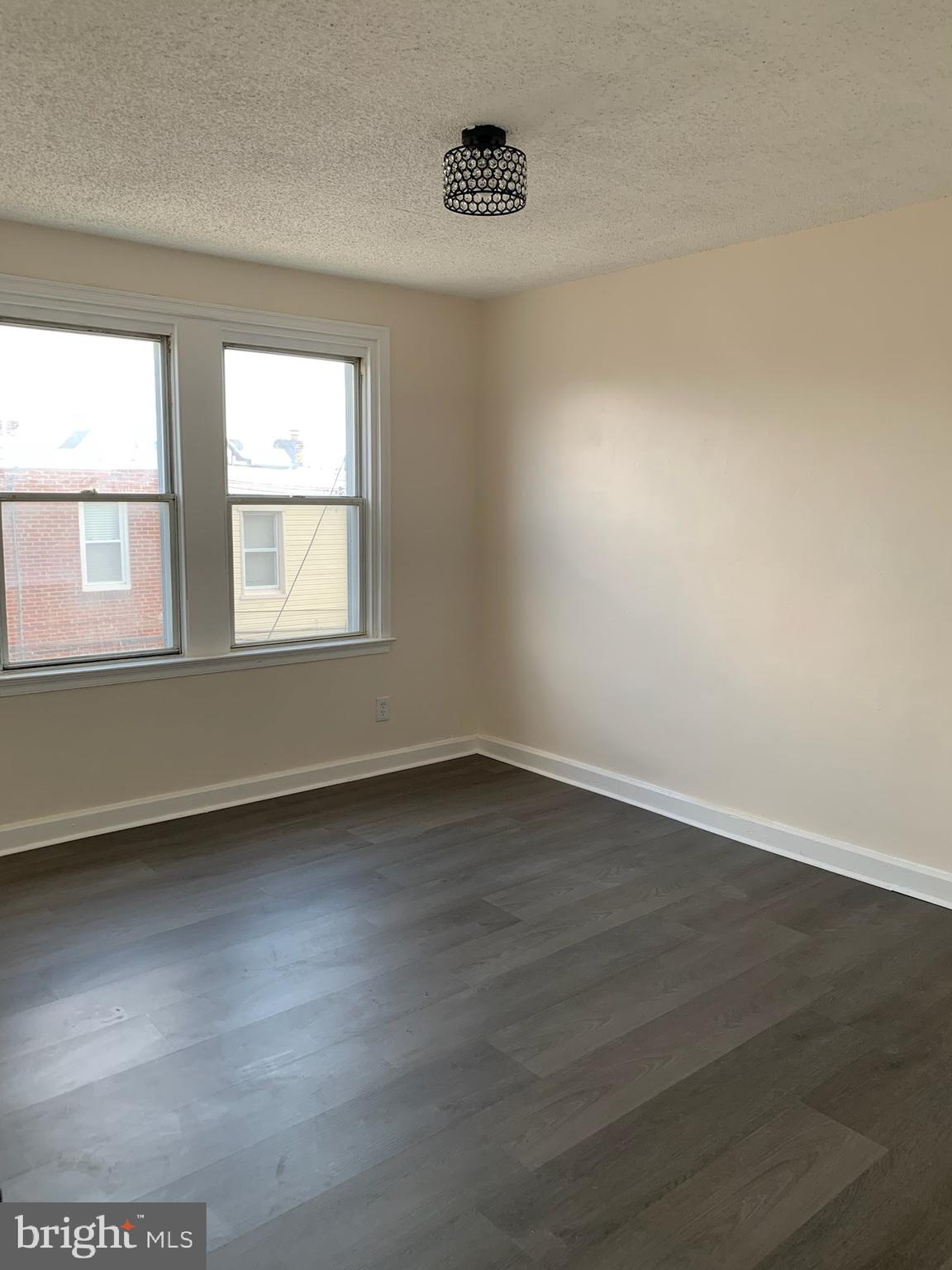 OXFORD CIRCLE - Residential