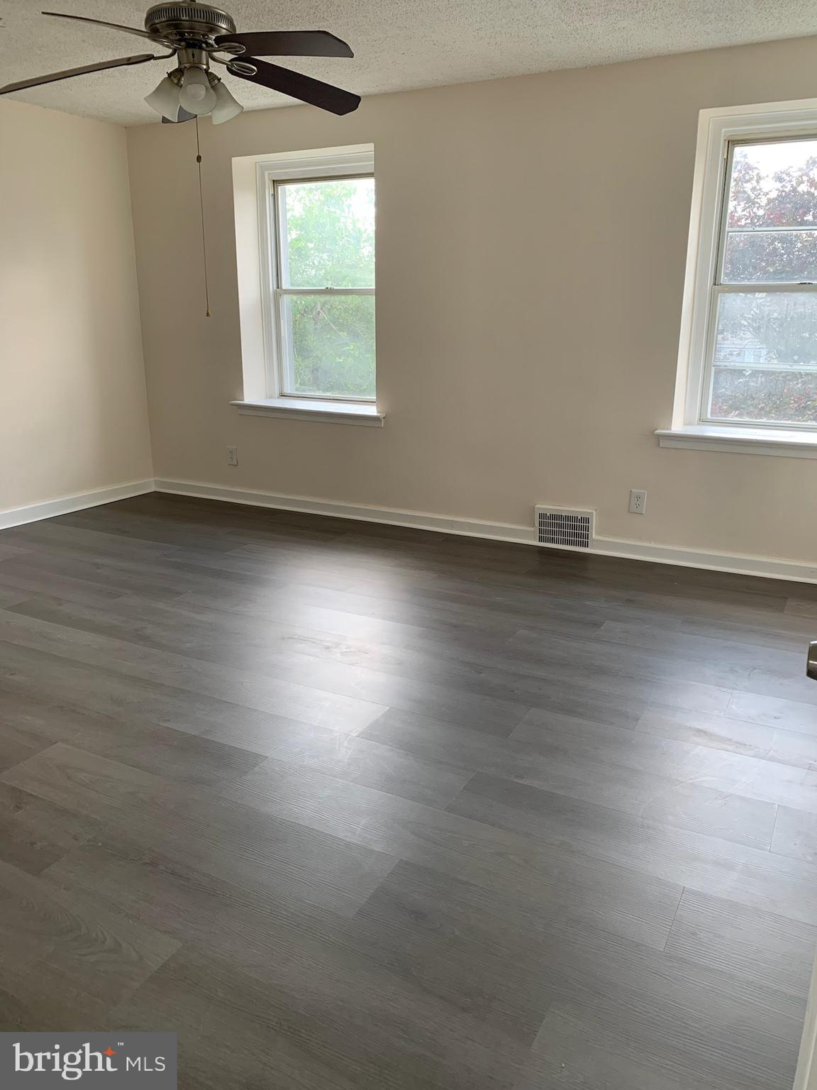 OXFORD CIRCLE - Residential