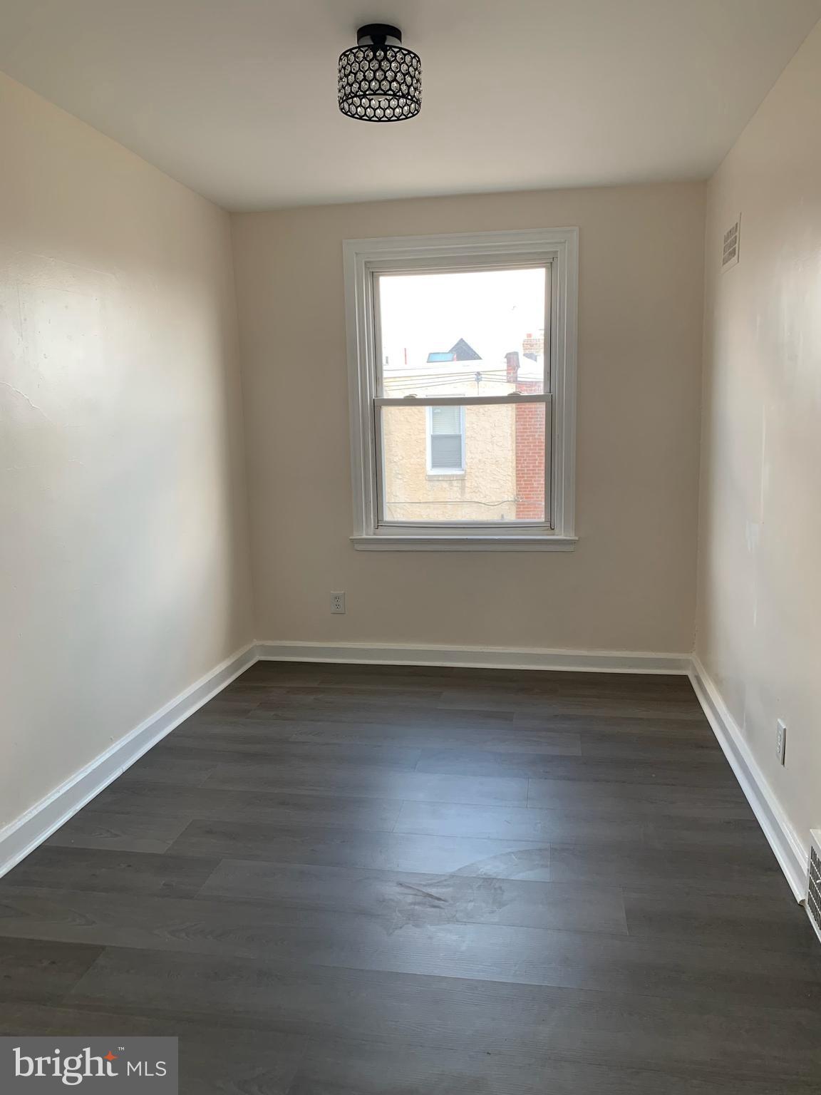 OXFORD CIRCLE - Residential