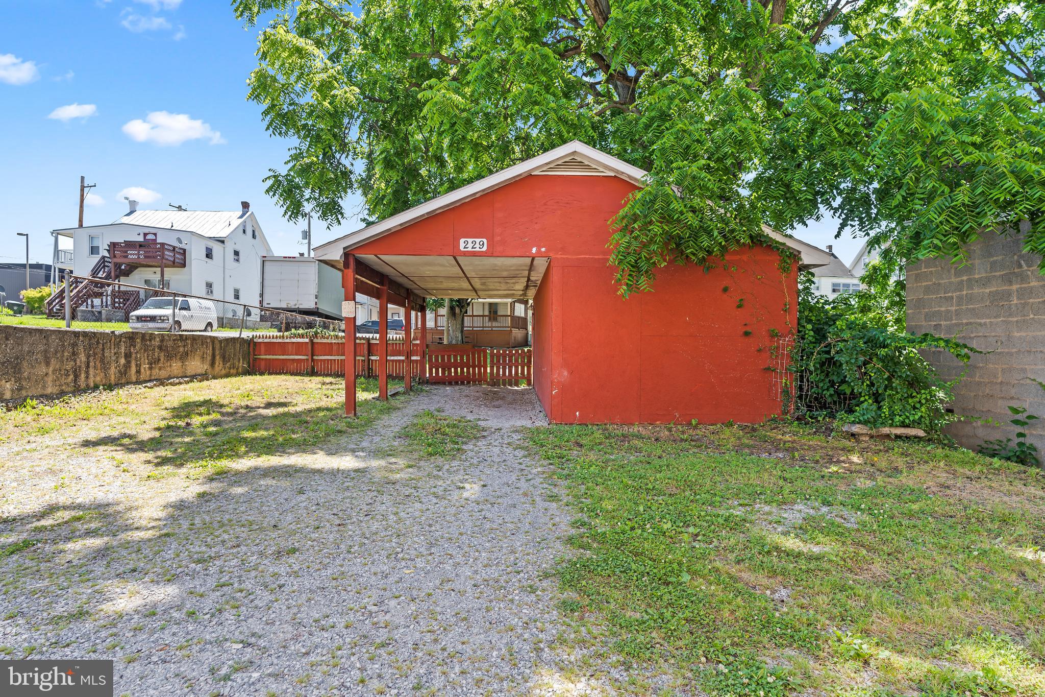HAGERSTOWN - Residential