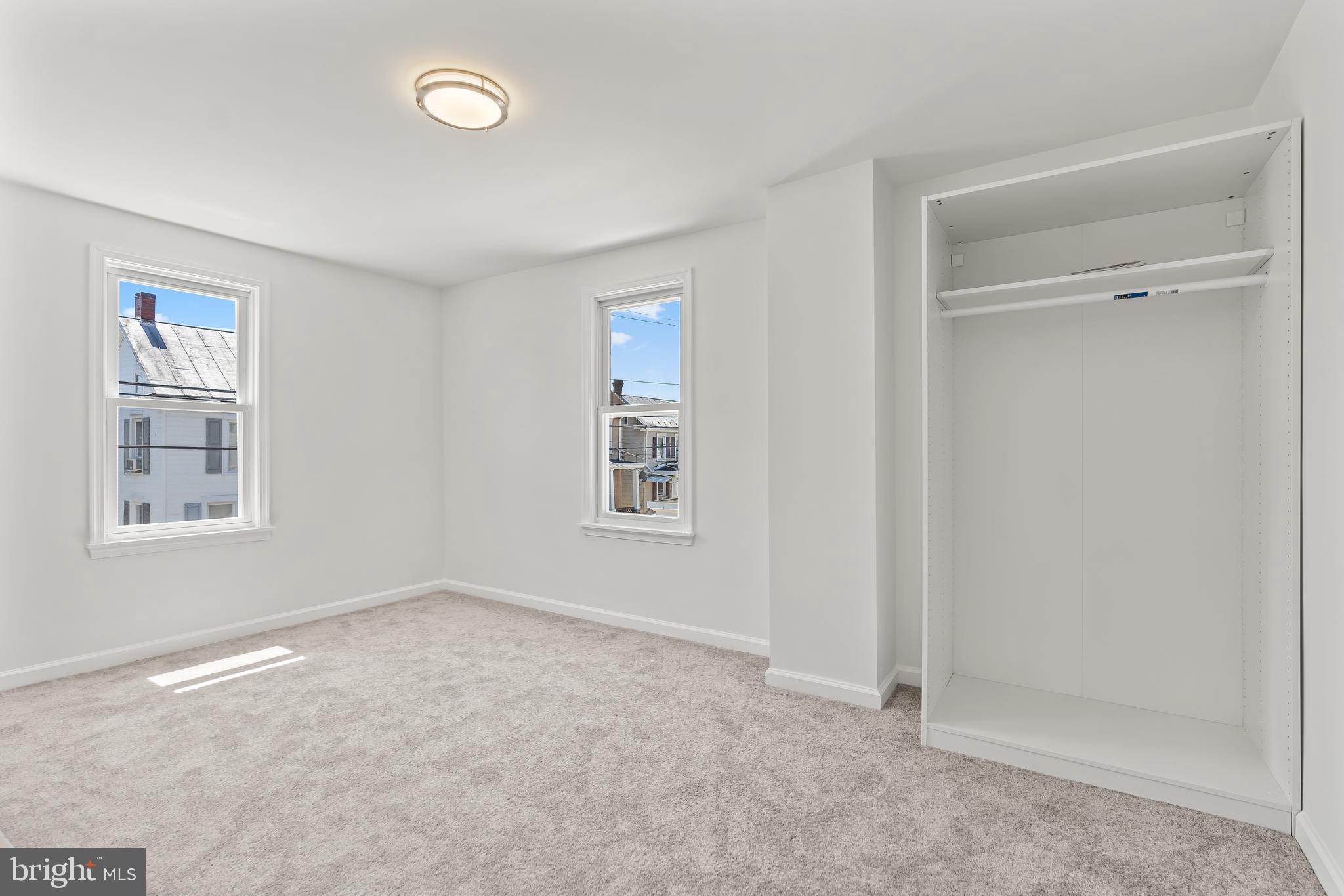 HAGERSTOWN - Residential