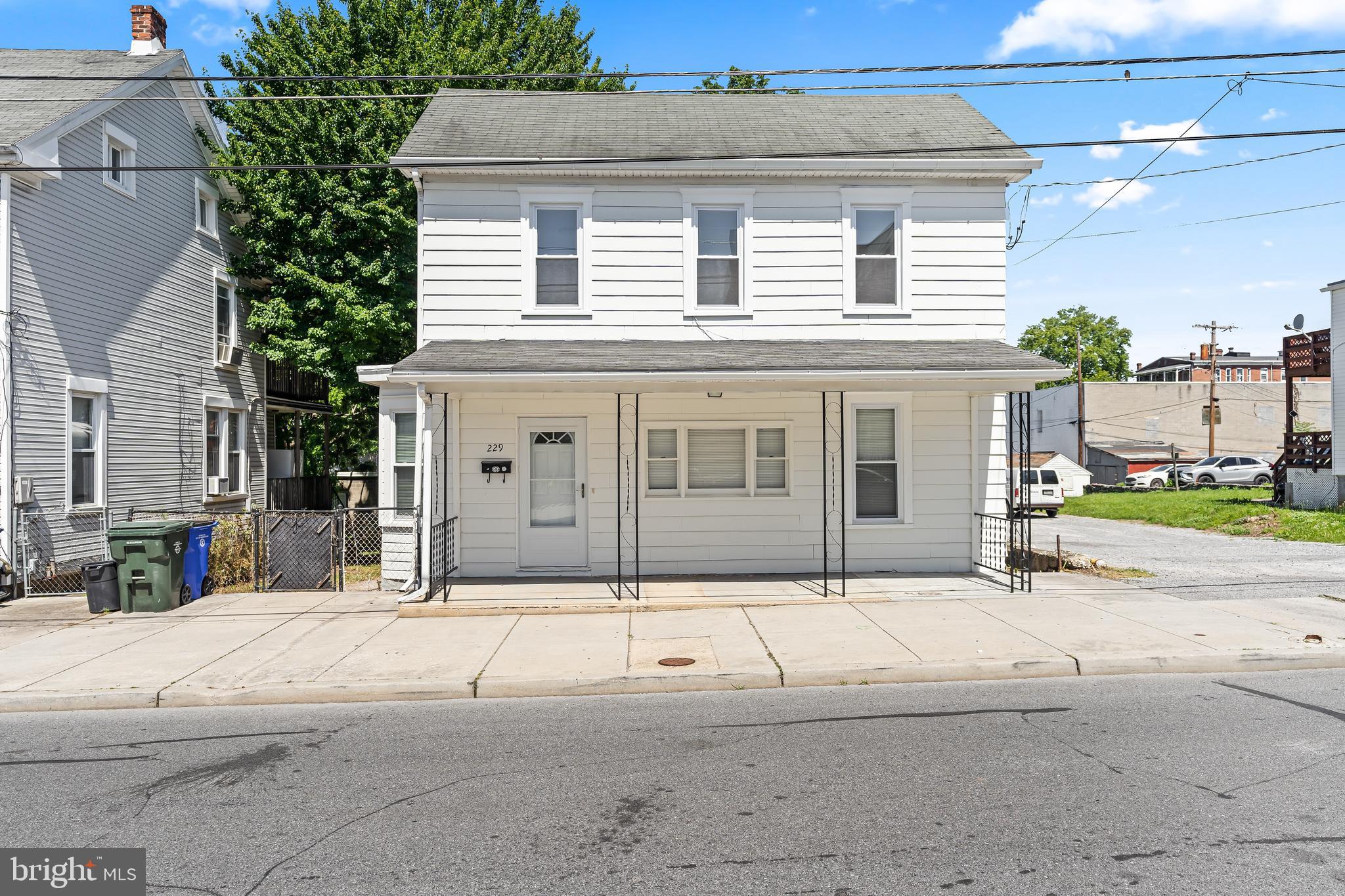 HAGERSTOWN - Residential