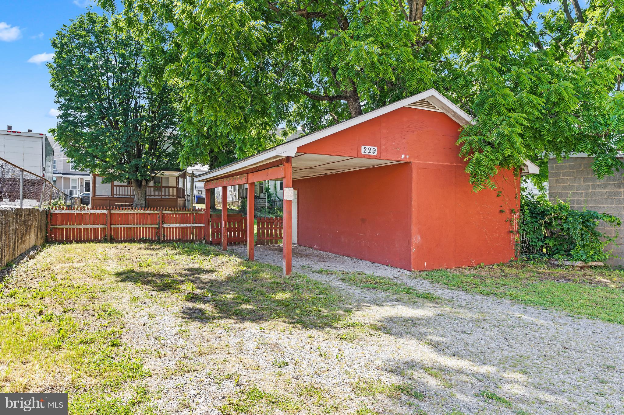 HAGERSTOWN - Residential