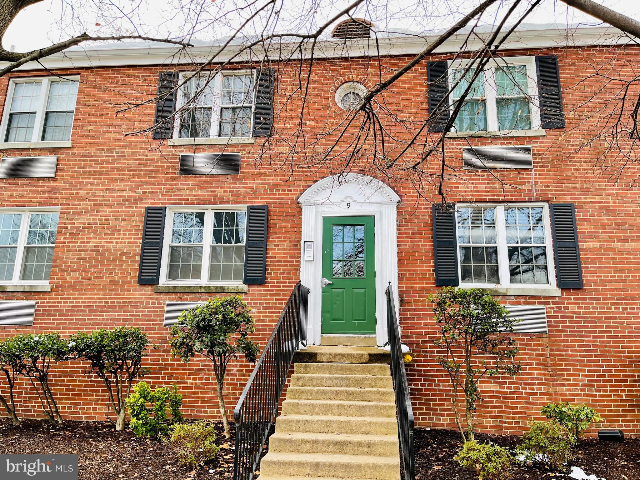 Cute 700 square foot condo in Auburn Village is flooded with sunlight with windows from front to back. The spacious open floor plan features a large living room with coat closet overlooking a cozy dining area with extra closet for pantry items, white kitchen with handy outside entrance just off parking lot and a huge bedroom with more than enough space for a home office. Entire condo has been freshly painted in soft grey tones and hardwood floors cleaned and polished. Perfect location just across the street from popular Northside 10 restaurant  within minutes of Del Ray hotspots, Potomac Yards, DC, airport and new Metro subway.