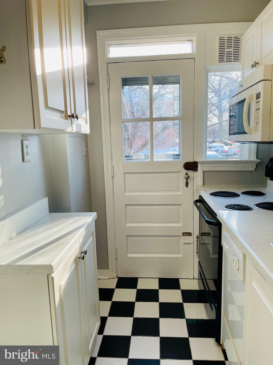 AUBURN VILLAGE - Residential Lease