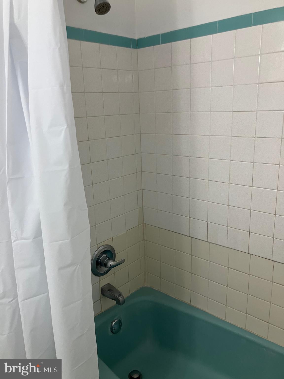 GLENSIDE - Residential Lease