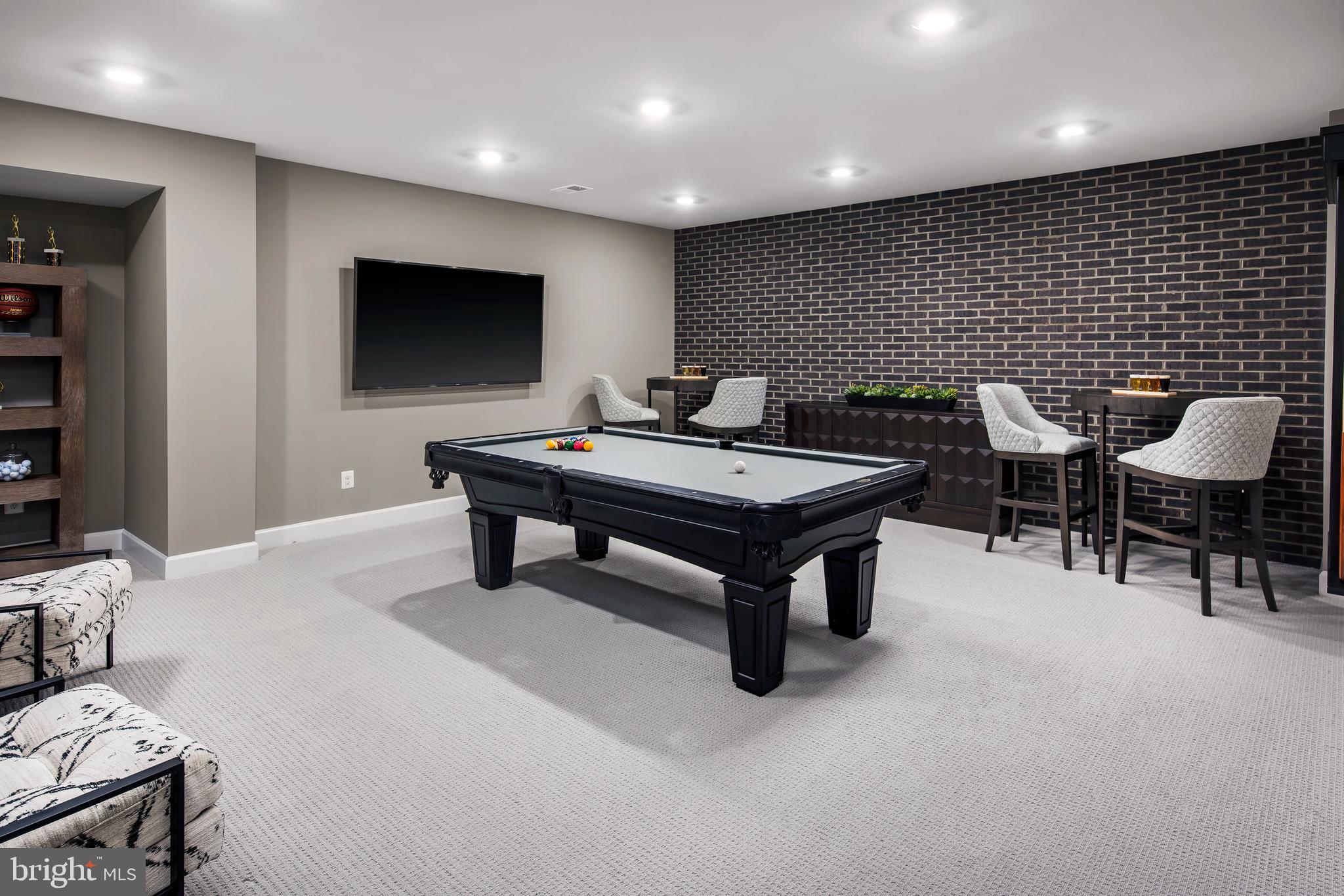 WESTMOUNT - Residential