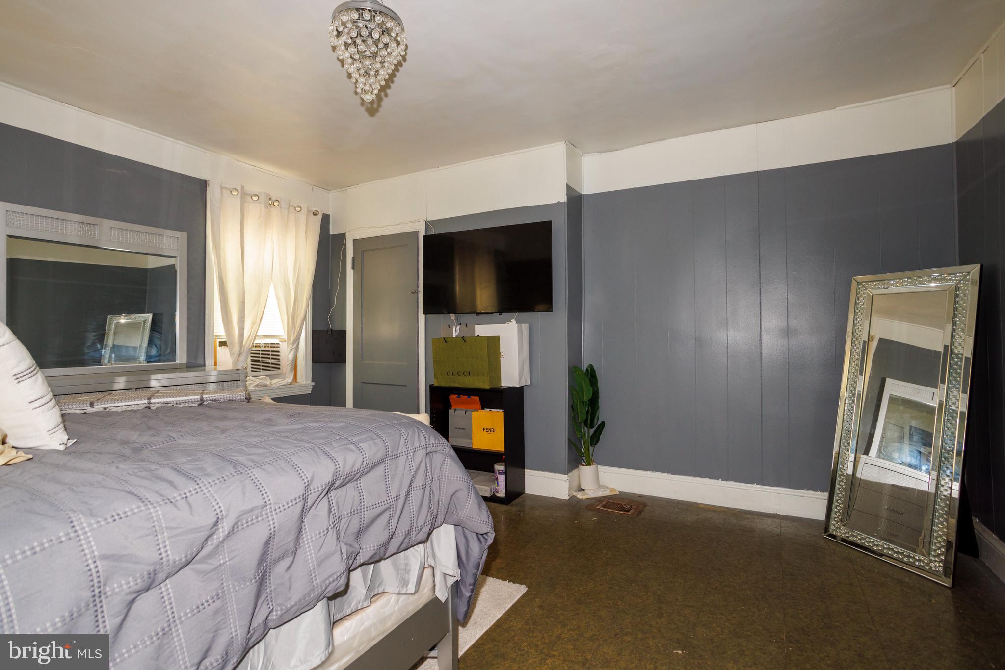 WEST KENSINGTON - Residential