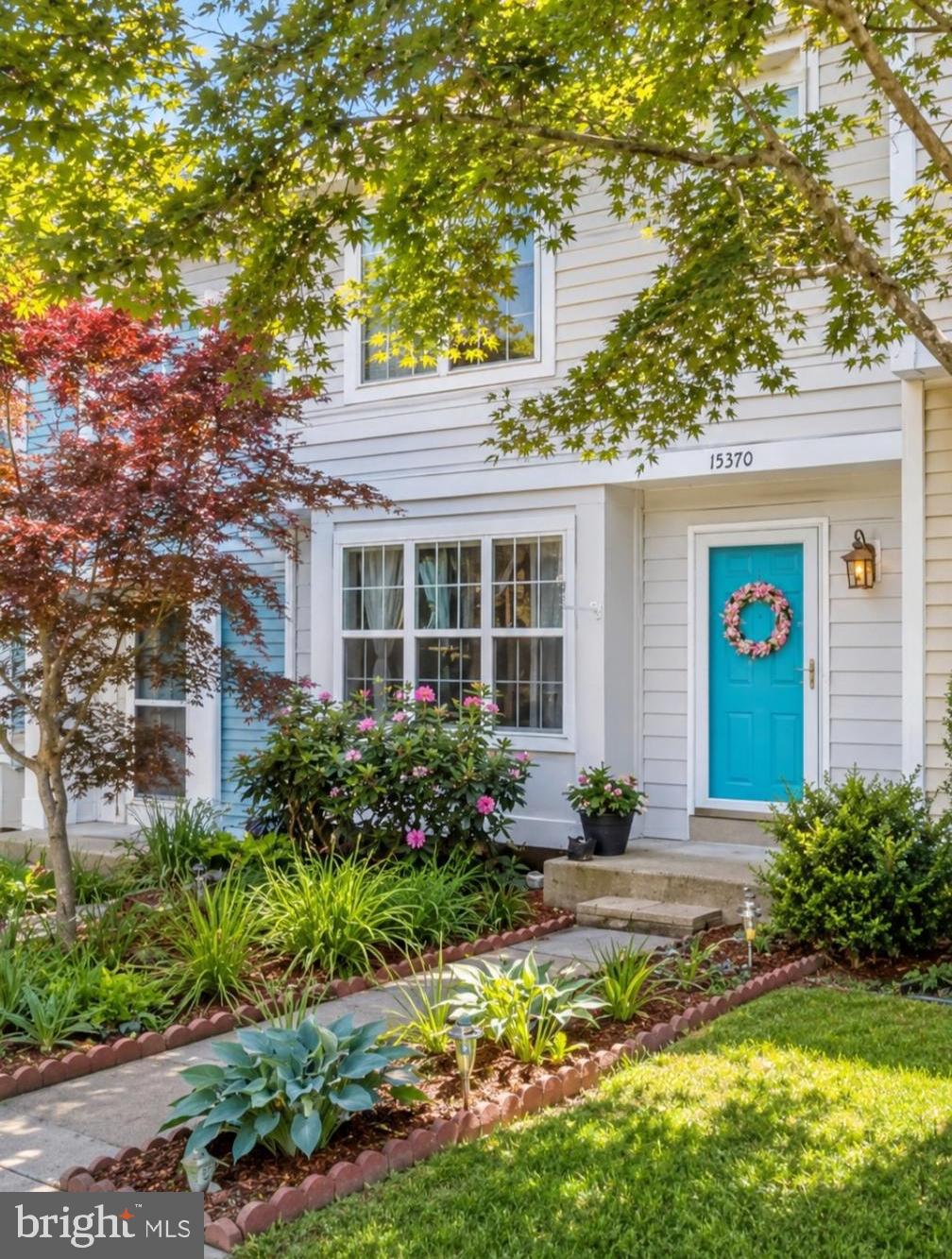 MOTIVATED SELLER! Your new home awaits! This home has everything- 3 level lake view townhome in the heart of Montclair. Charm and comfort greet you as you step inside.  An inviting eat-in kitchen with white cabinets, granite countertops and sleek black appliances await you. Relax by the fireplace or sip your coffee and dine al fresco on the spacious deck while watching the sun glisten off of the lake. MBR w/ large walk-in closet, new carpet & updated en-suite bath. 2 additional spacious bedrooms upstairs with shared full bath. Finished walk out basement w/ rec room & full bath (could be used as a 4th bedroom). Plenty of storage space to store all of your lake gear! *Walking path down to the water behind the house*1 year, 2-10 home warranty transfers to buyers for peace of mind. Montclair has amenities galore including a 109-acre stocked lake with 3 beautiful sandy beaches, boat ramp, boat storage, fishing piers, playgrounds, ball fields, volleyball and basketball courts, dog park, 18-hole golf course and Country Club etc.
