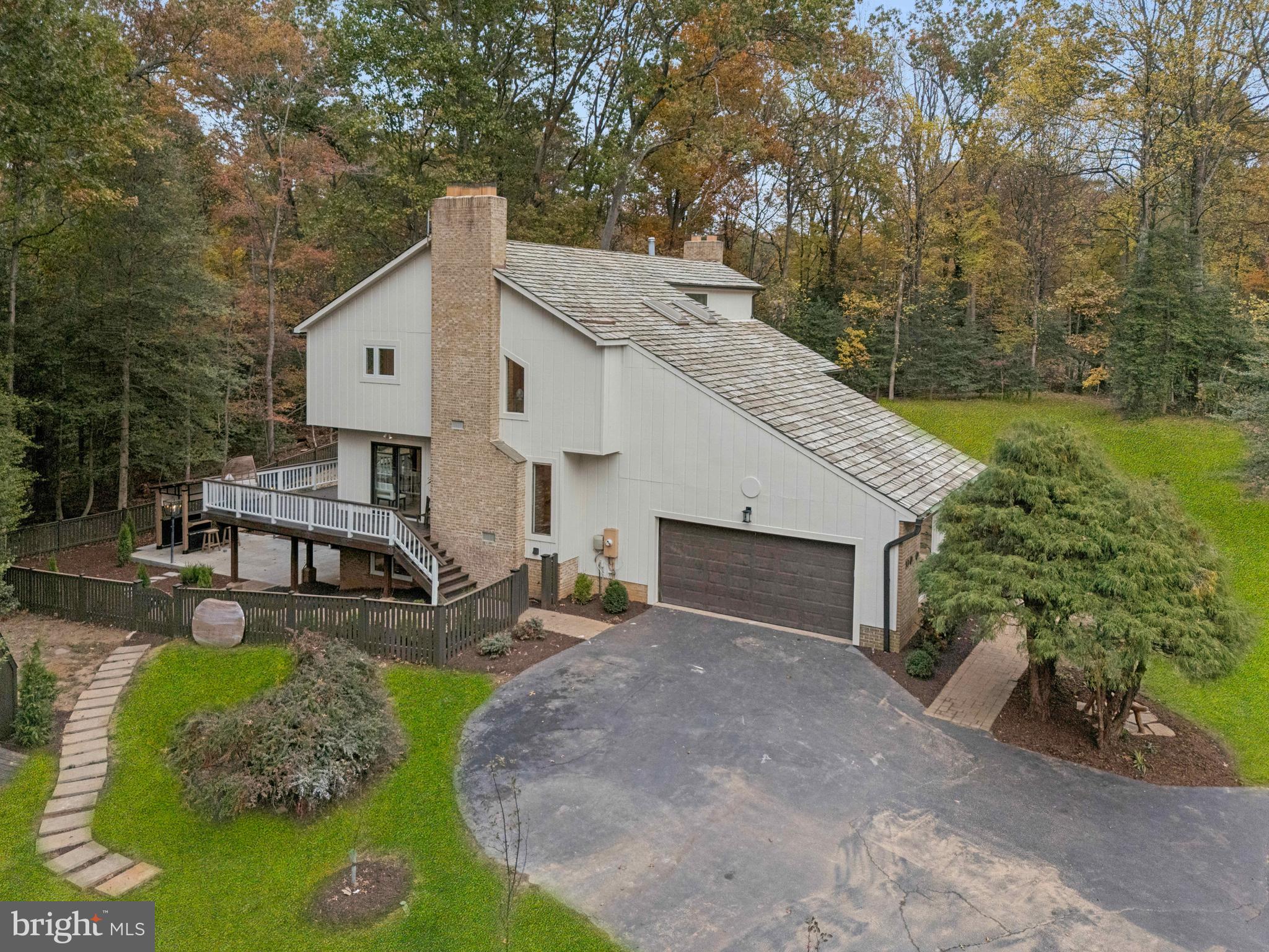 OAKTON WOODS - Residential