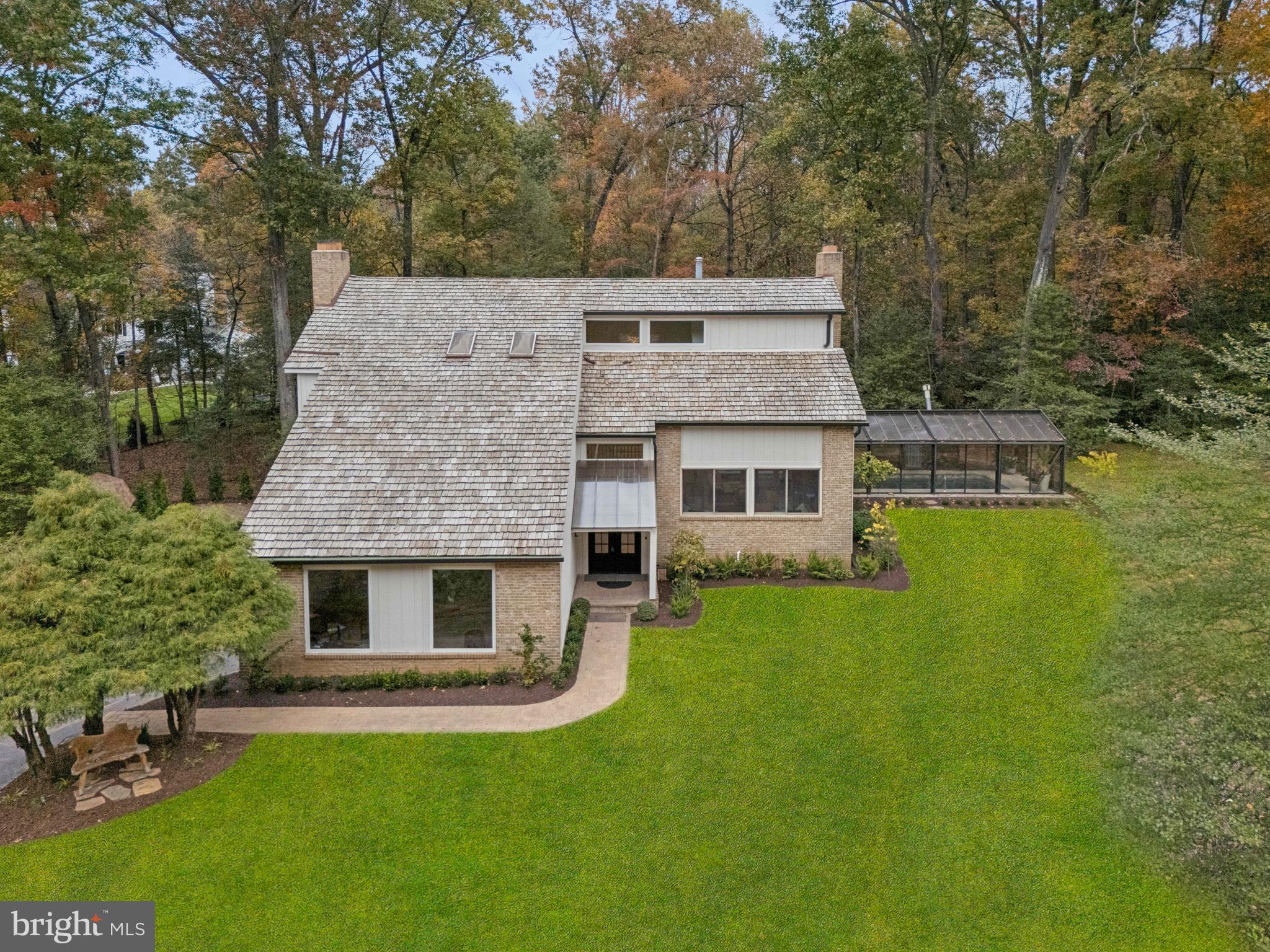 OAKTON WOODS - Residential