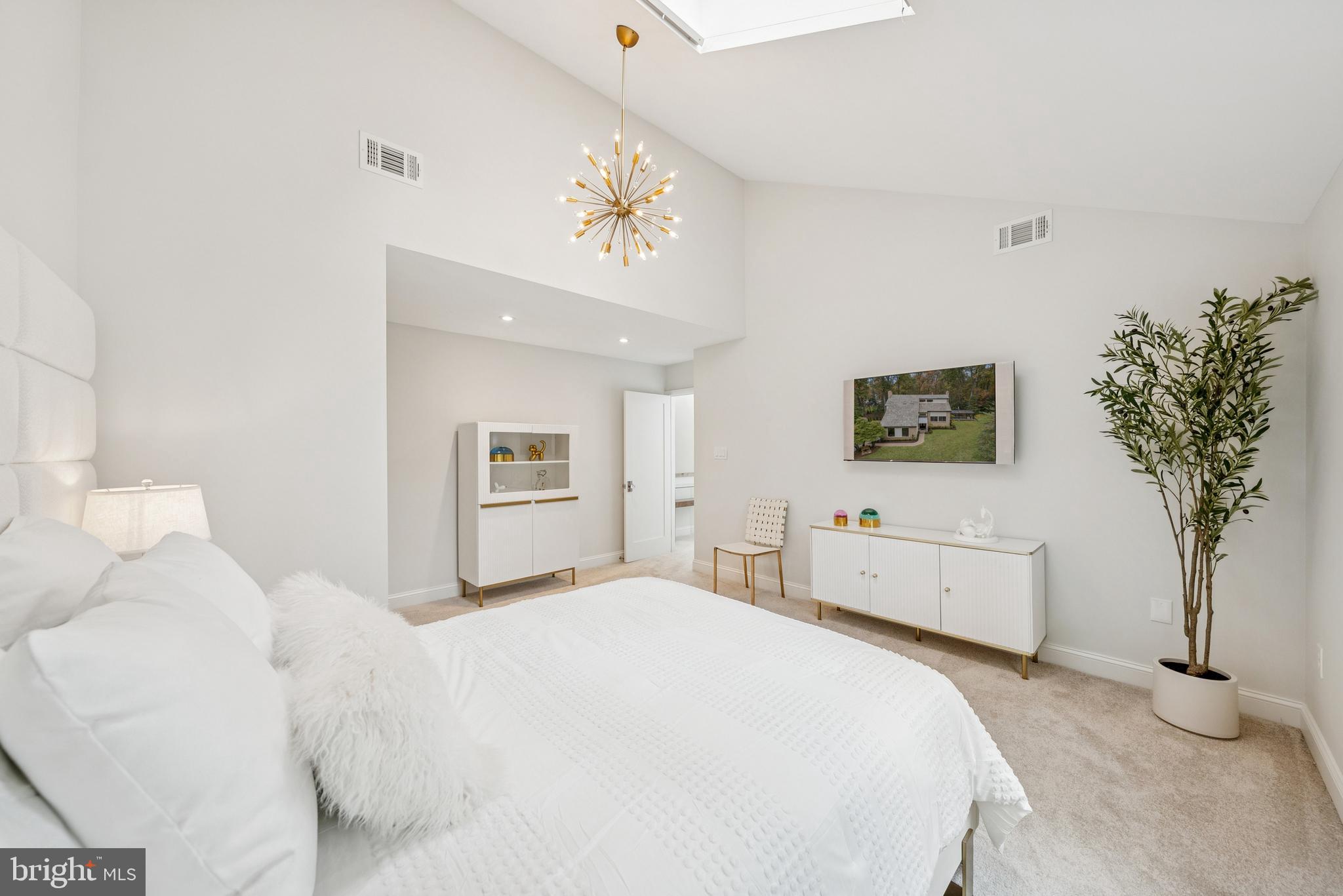 OAKTON WOODS - Residential