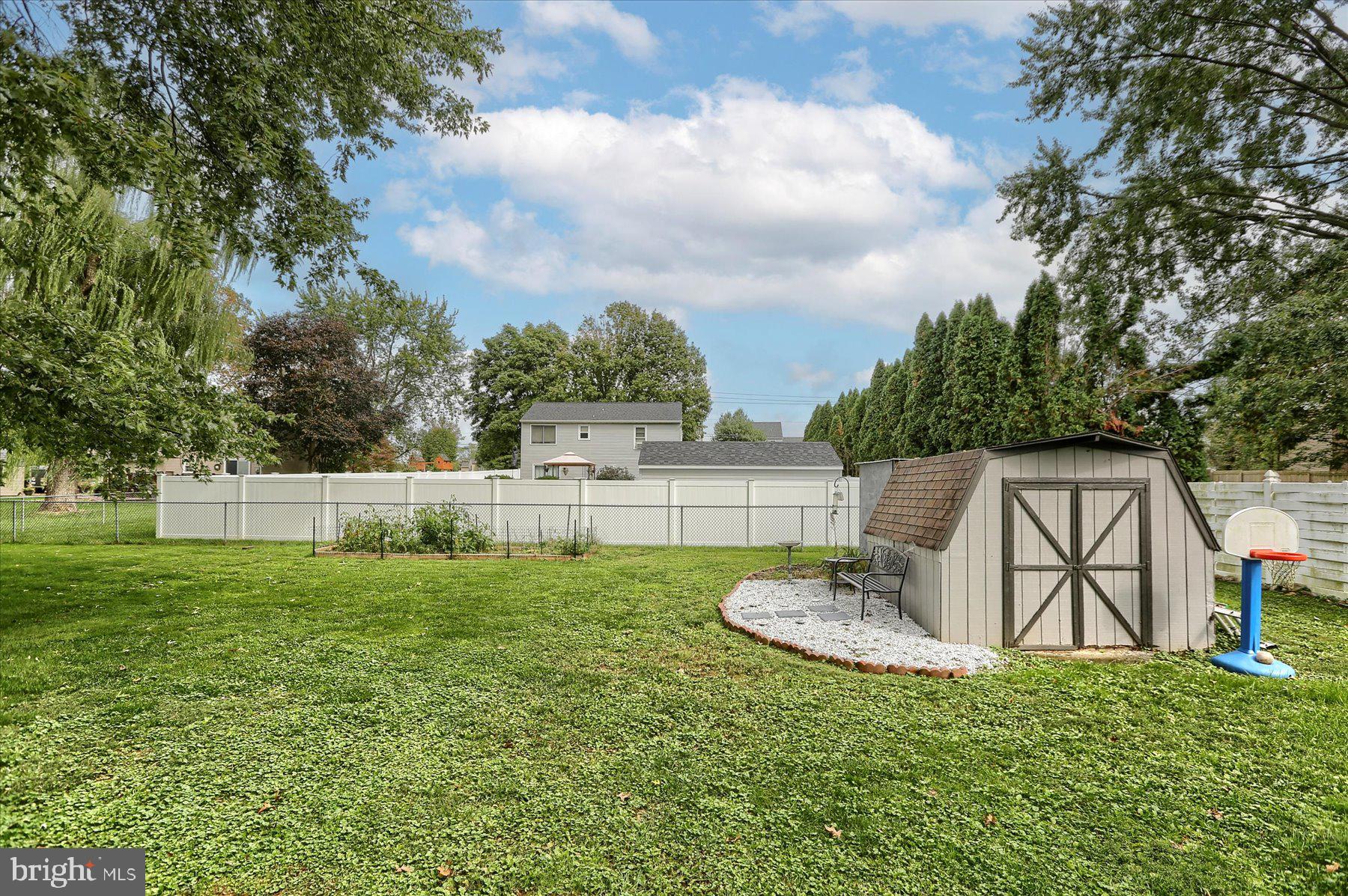 LANDISVILLE - Residential
