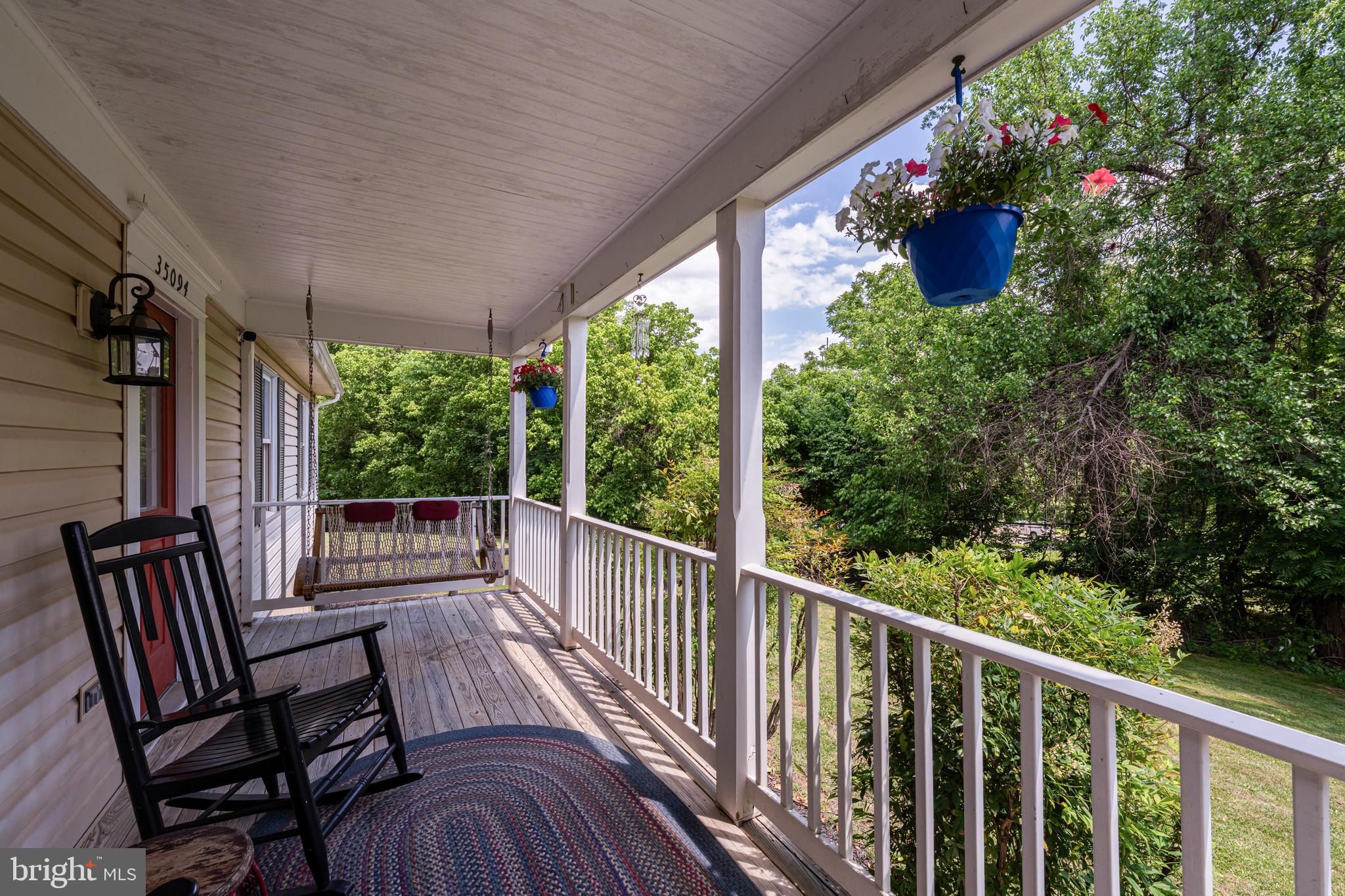 ROUND HILL - Residential