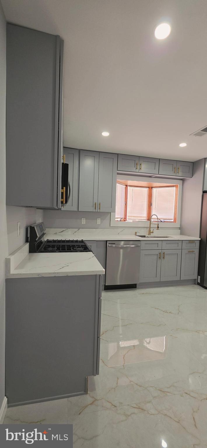 CAPITAL HILL HOMES - Residential