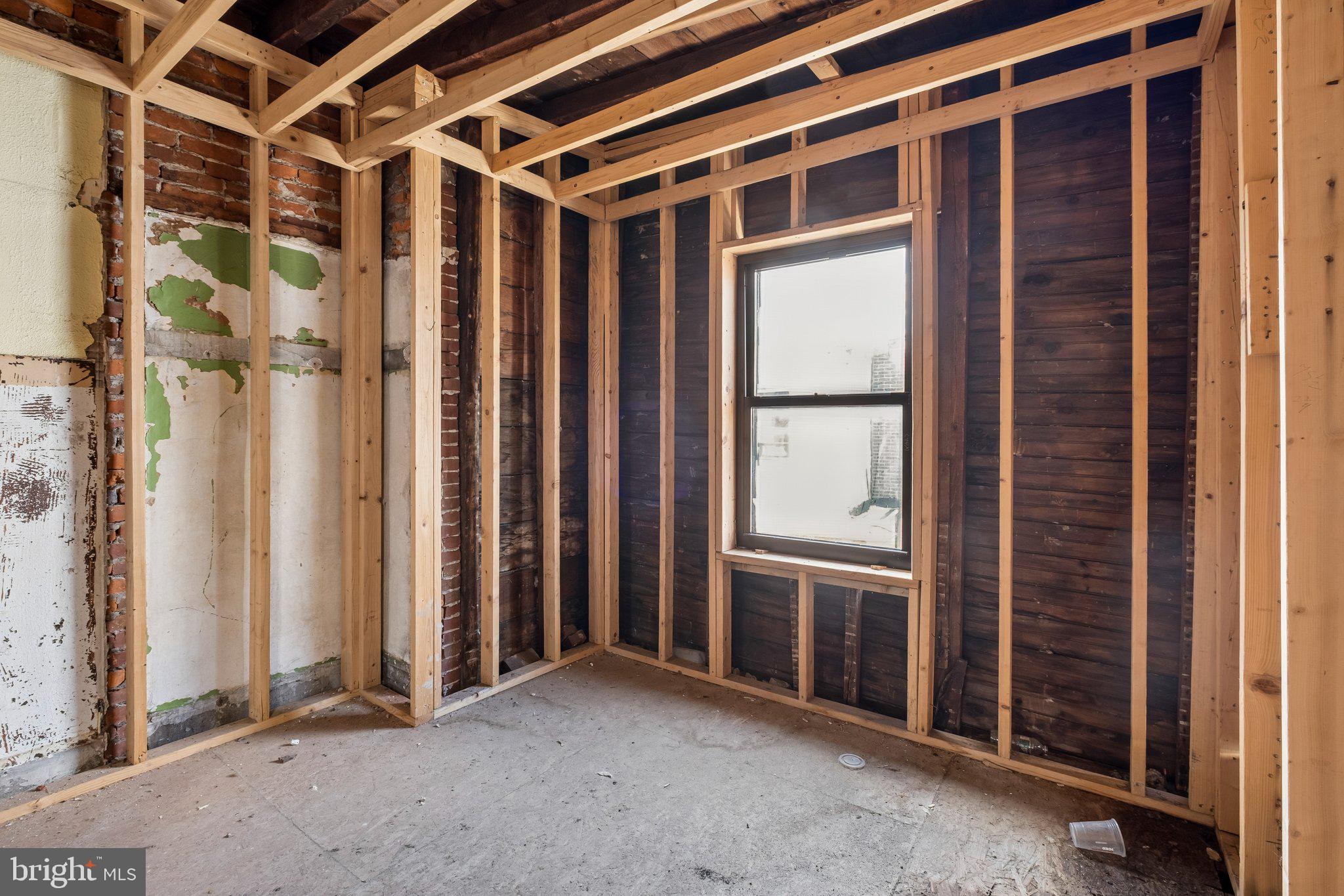 STRAWBERRY MANSION - Residential Income