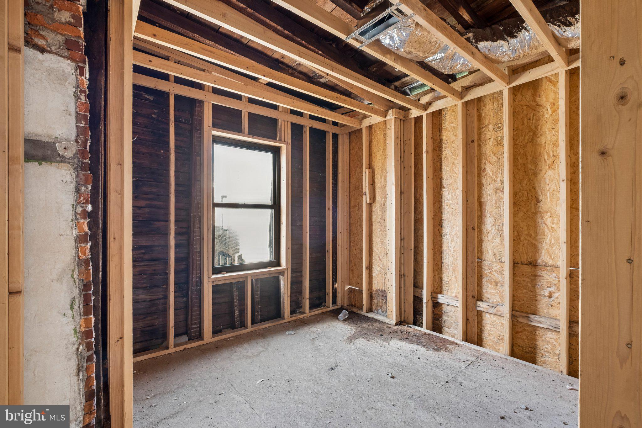 STRAWBERRY MANSION - Residential Income