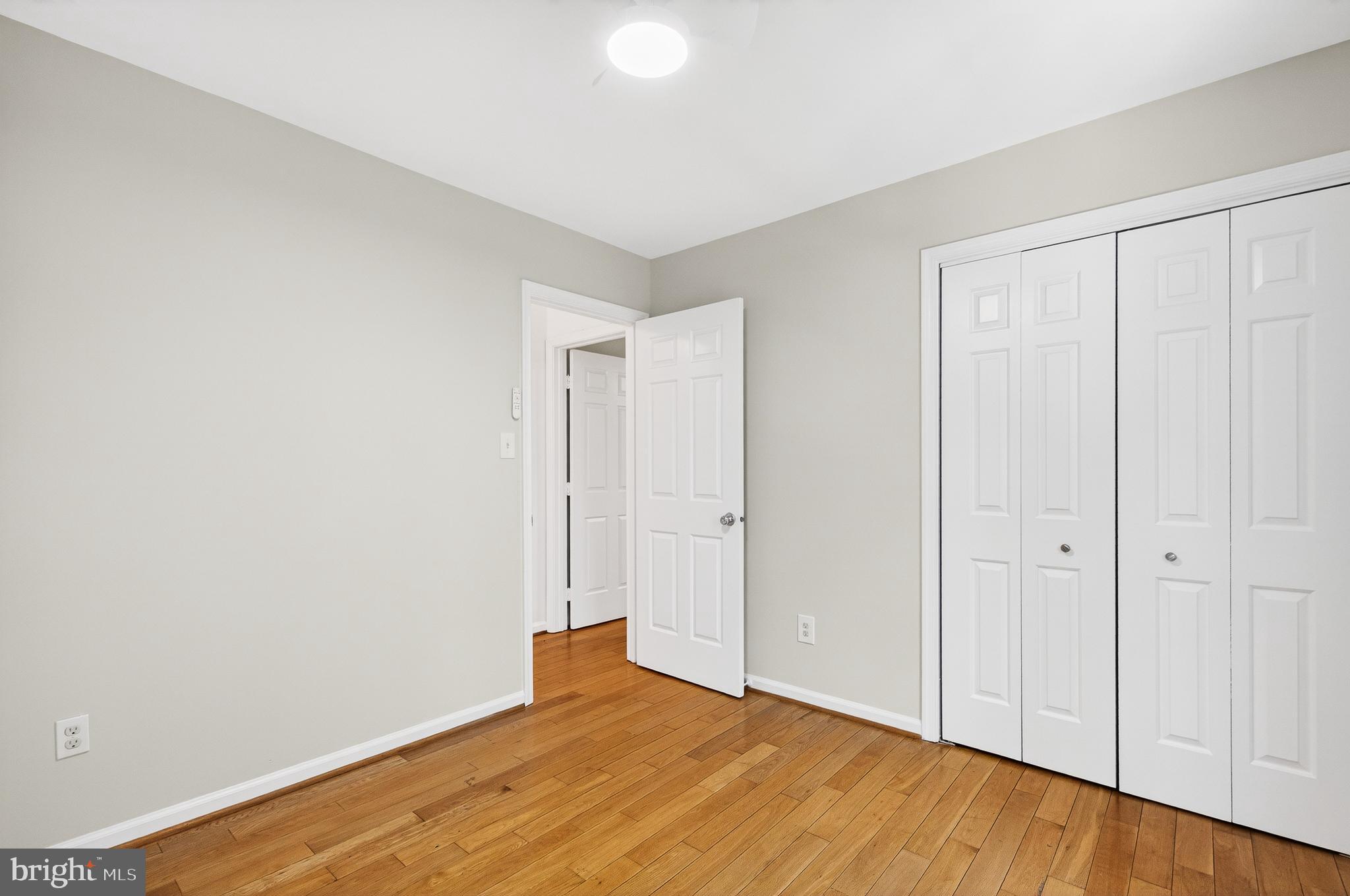 CRESTBROOK - Residential