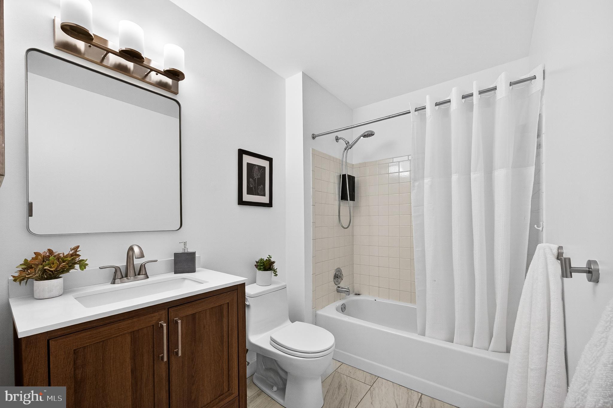 CRESTBROOK - Residential