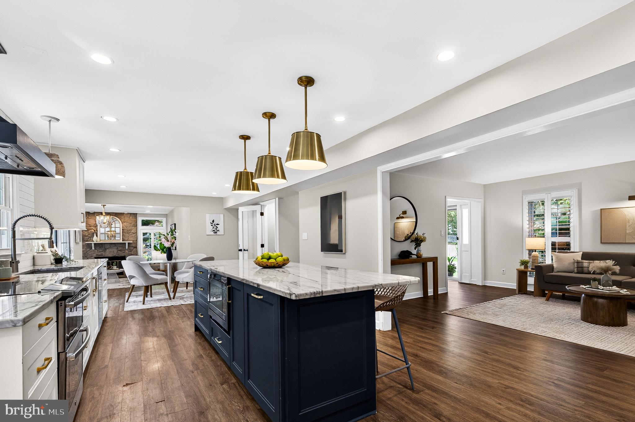 CRESTBROOK - Residential