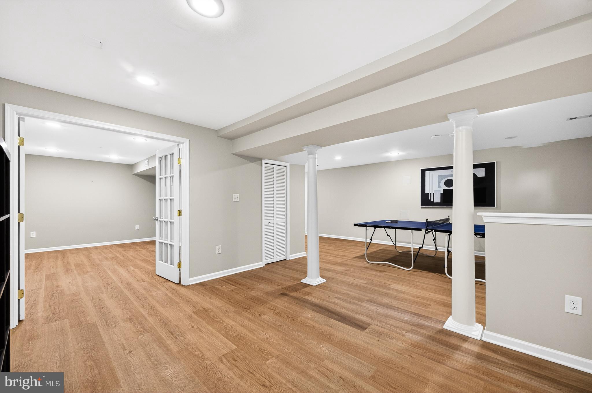 CRESTBROOK - Residential