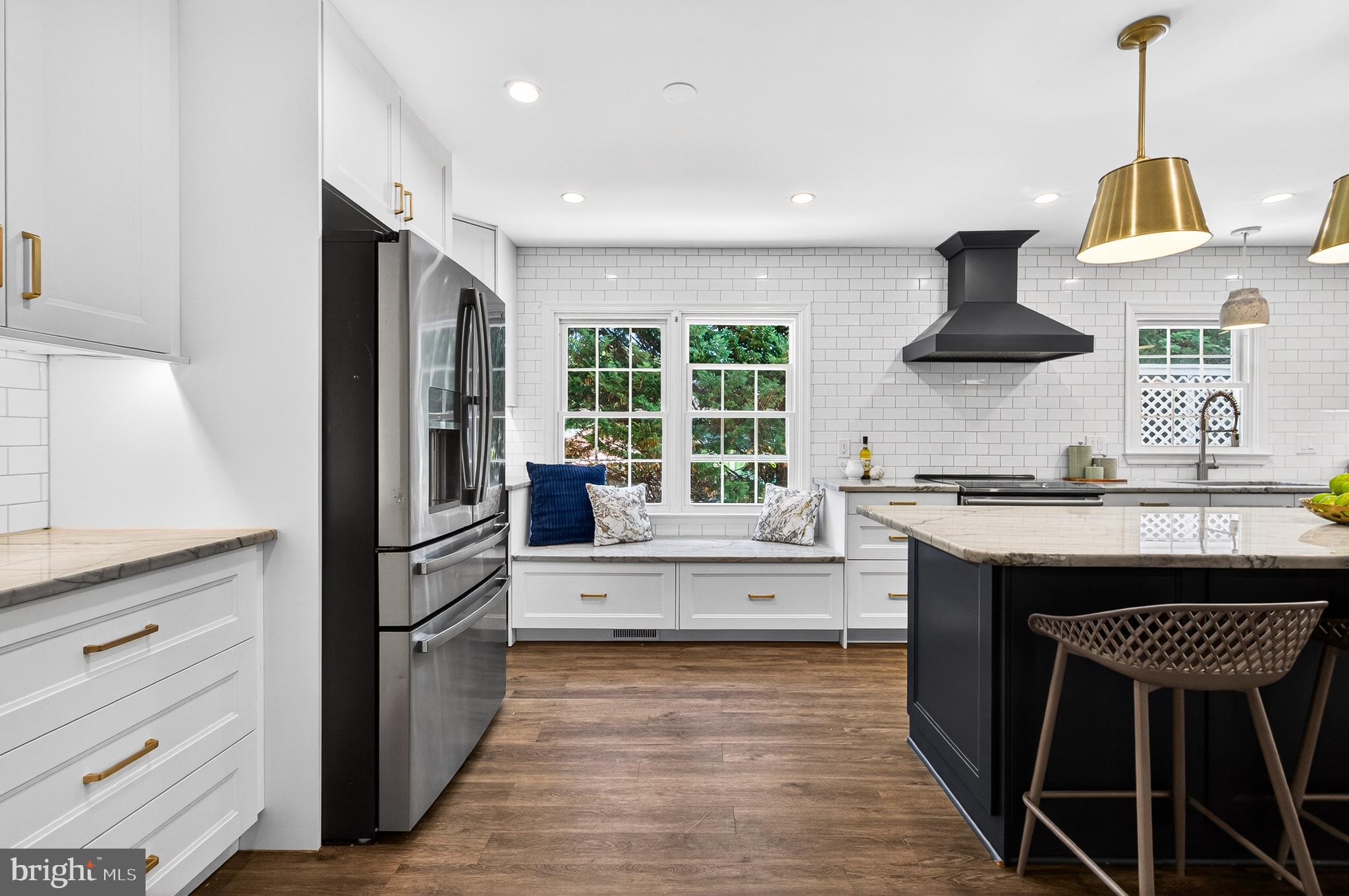 CRESTBROOK - Residential