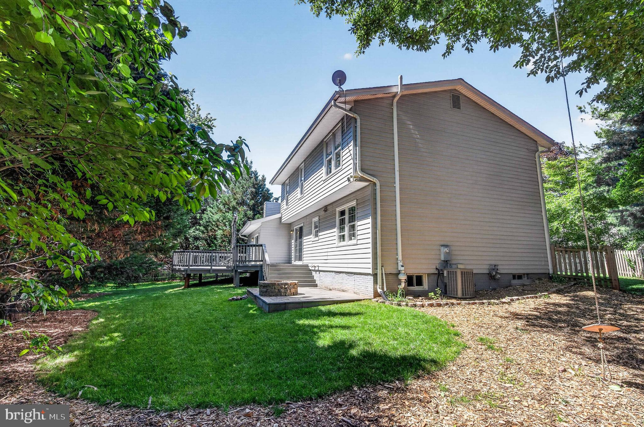 CRESTBROOK - Residential