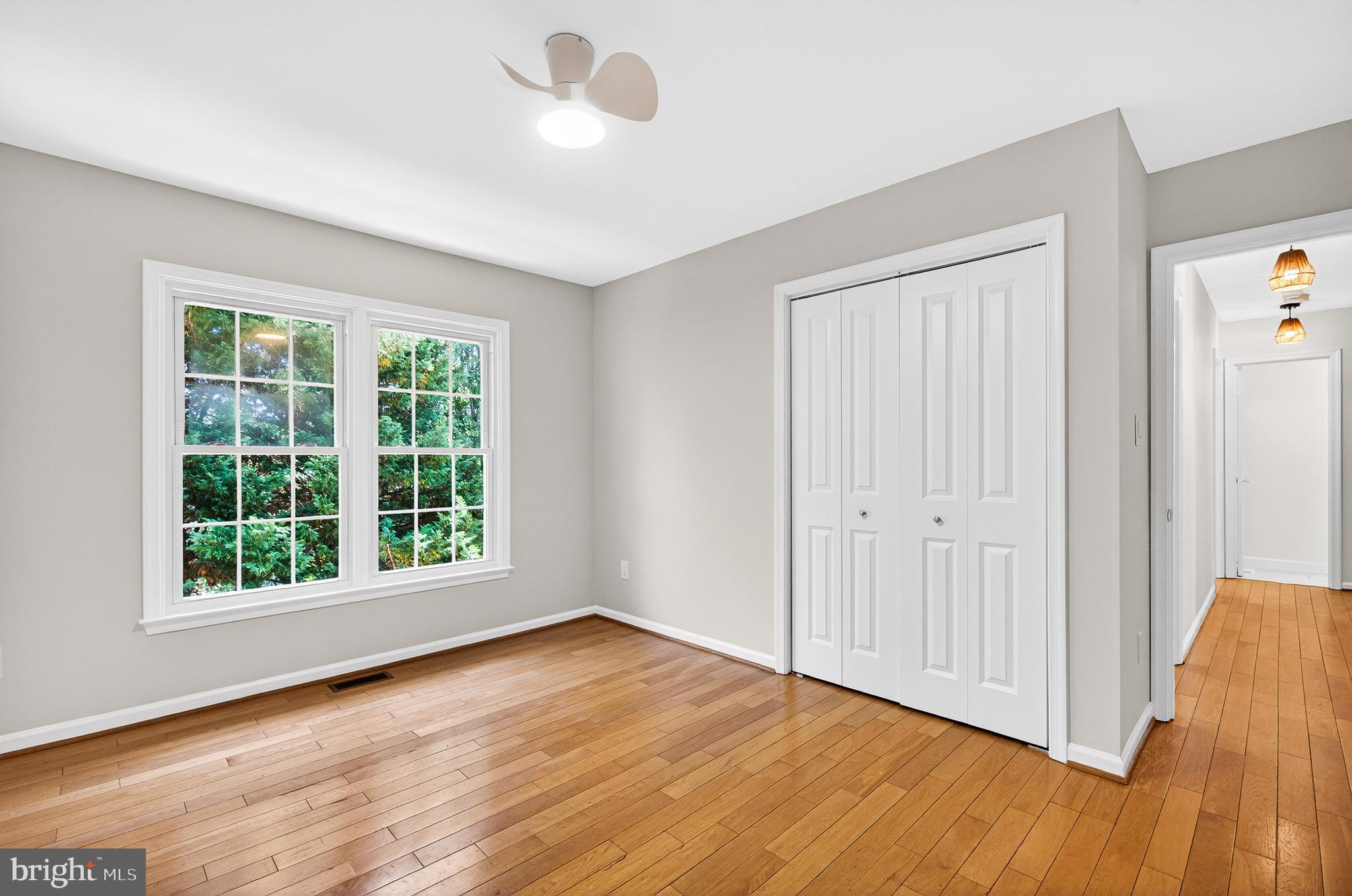 CRESTBROOK - Residential