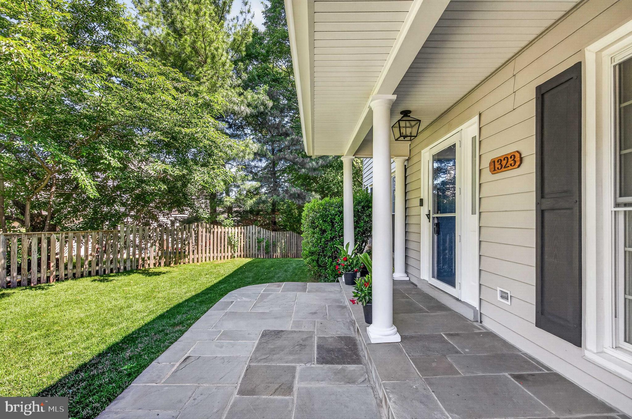 CRESTBROOK - Residential