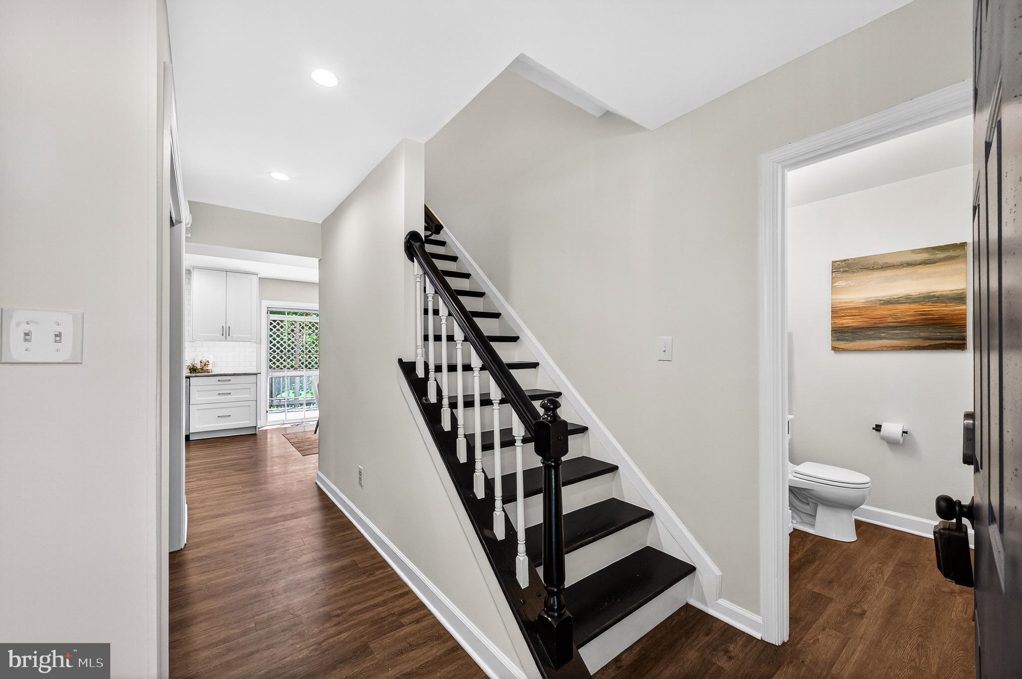 CRESTBROOK - Residential