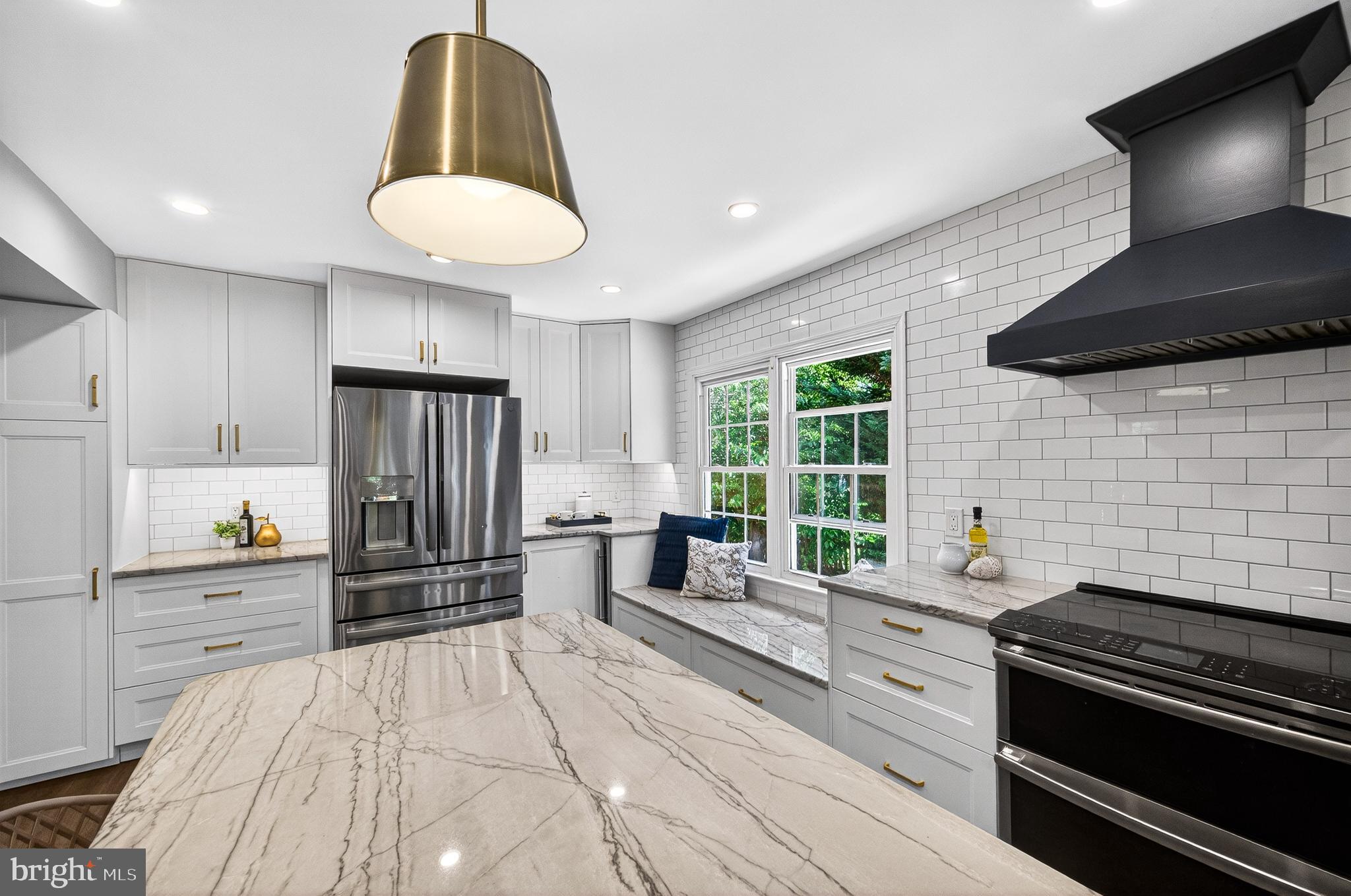 CRESTBROOK - Residential