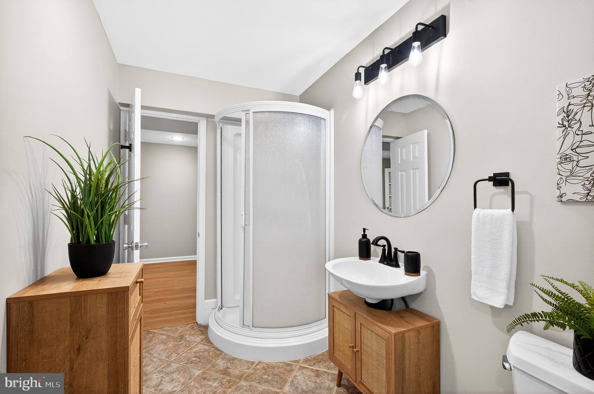 CRESTBROOK - Residential