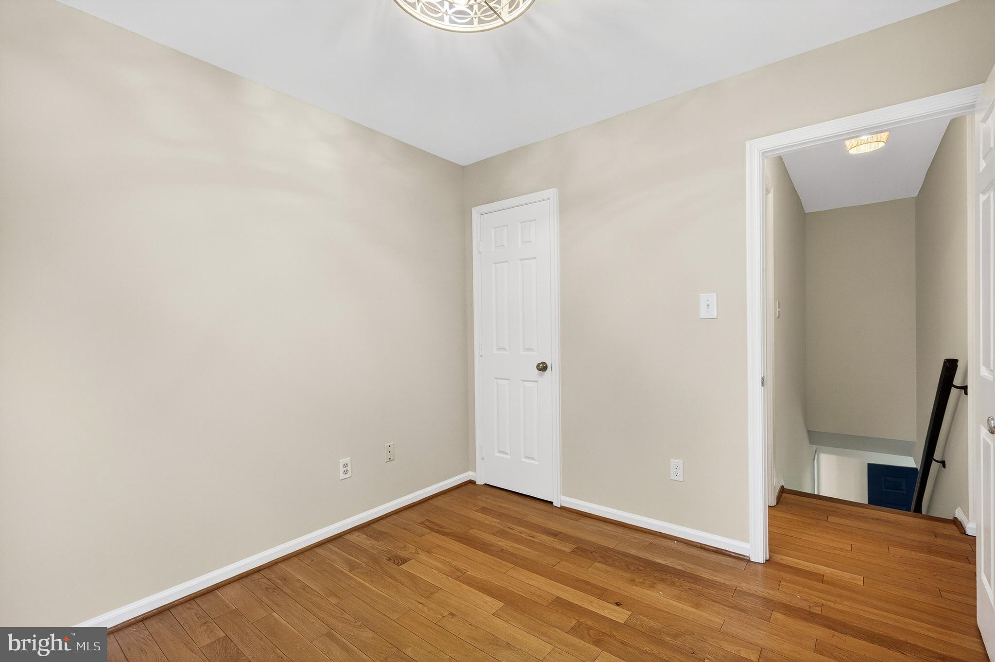 CRESTBROOK - Residential