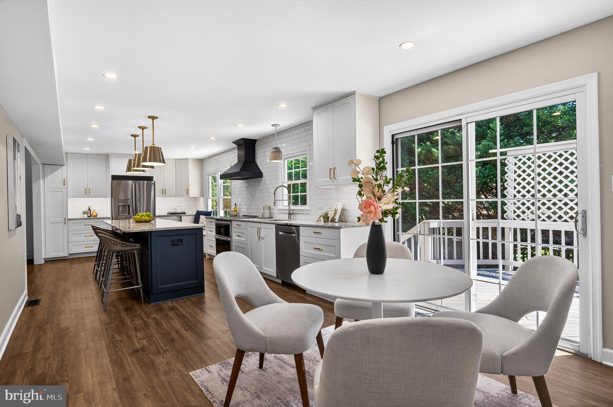 CRESTBROOK - Residential