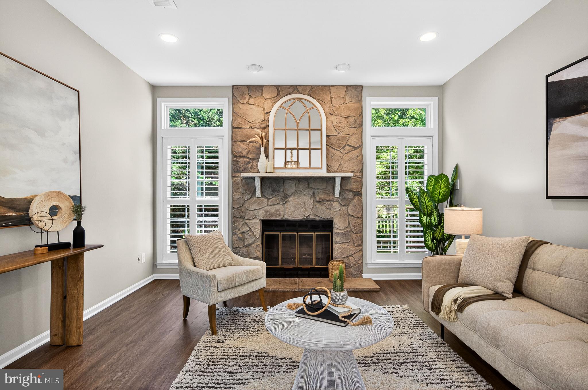 CRESTBROOK - Residential