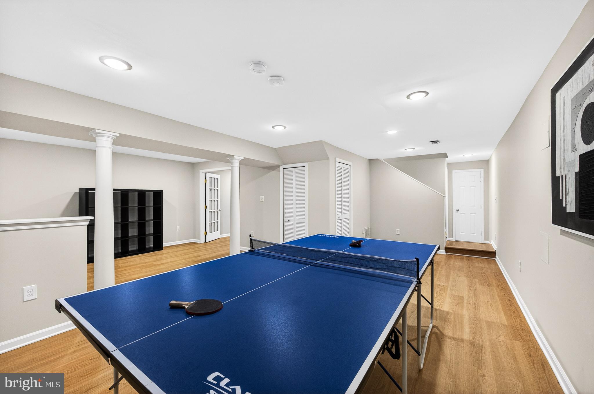 CRESTBROOK - Residential